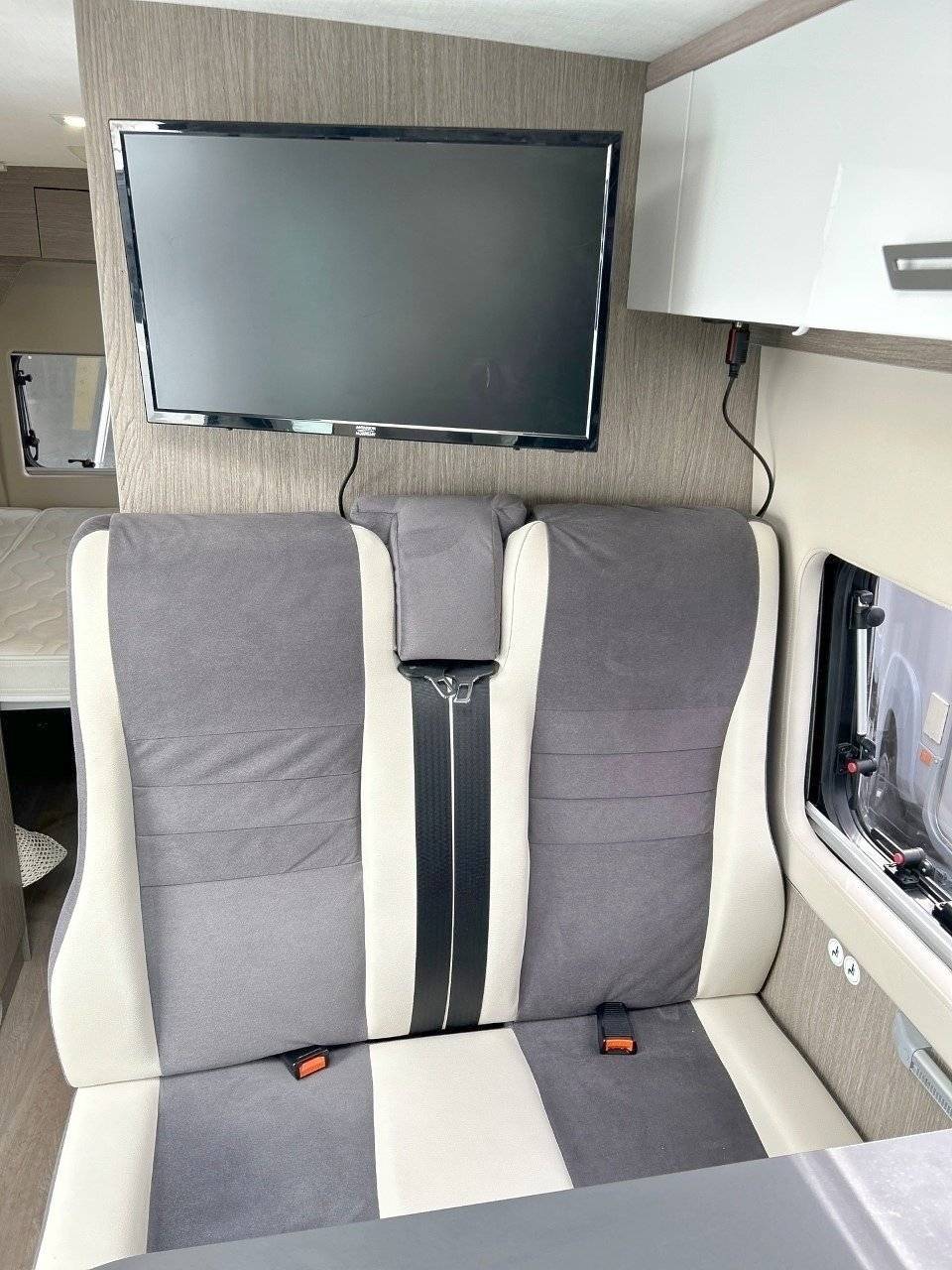 Challenger Challenger v114 MAX Road Edition VIP