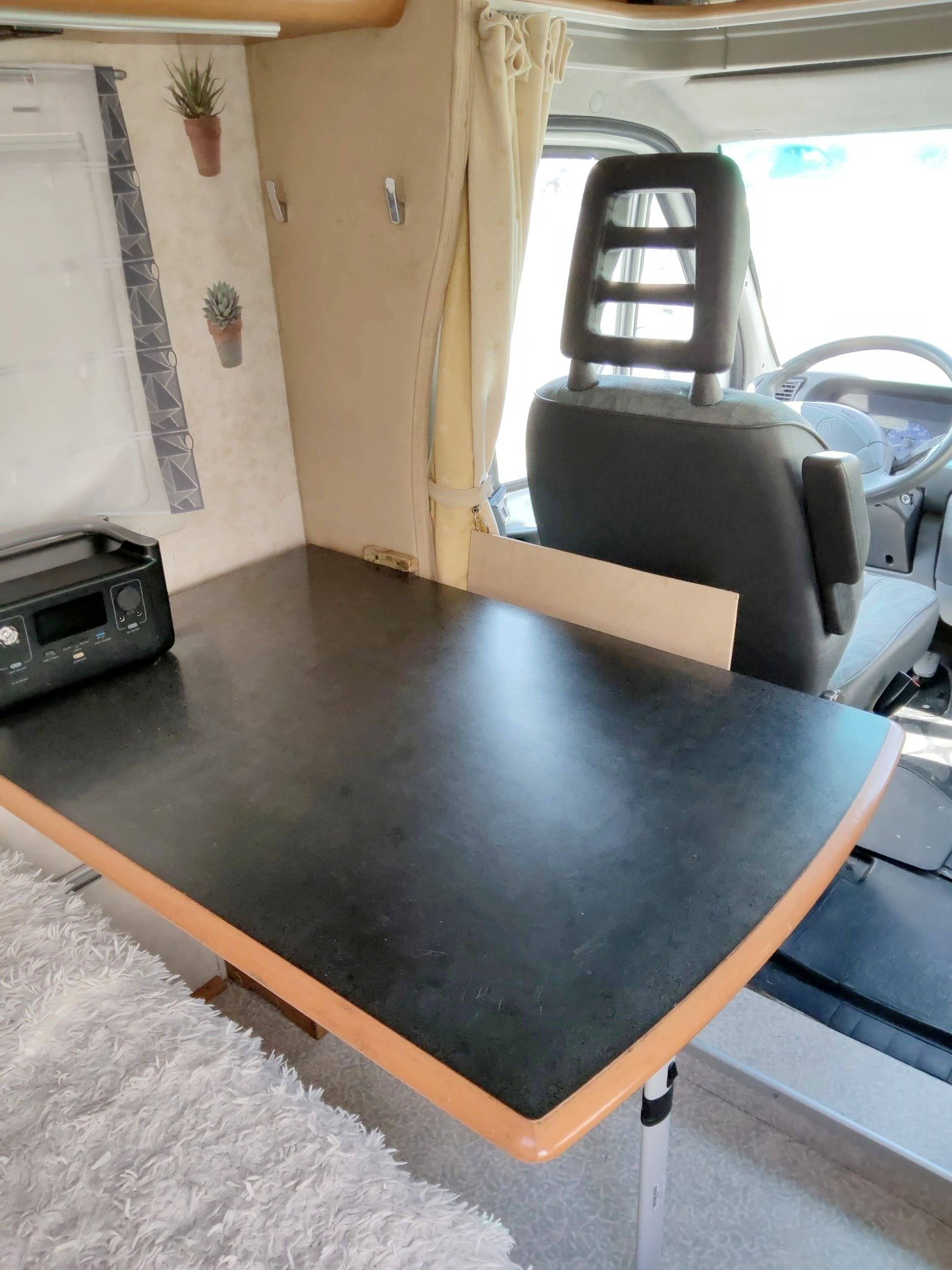 Dining Area  - Yescapa