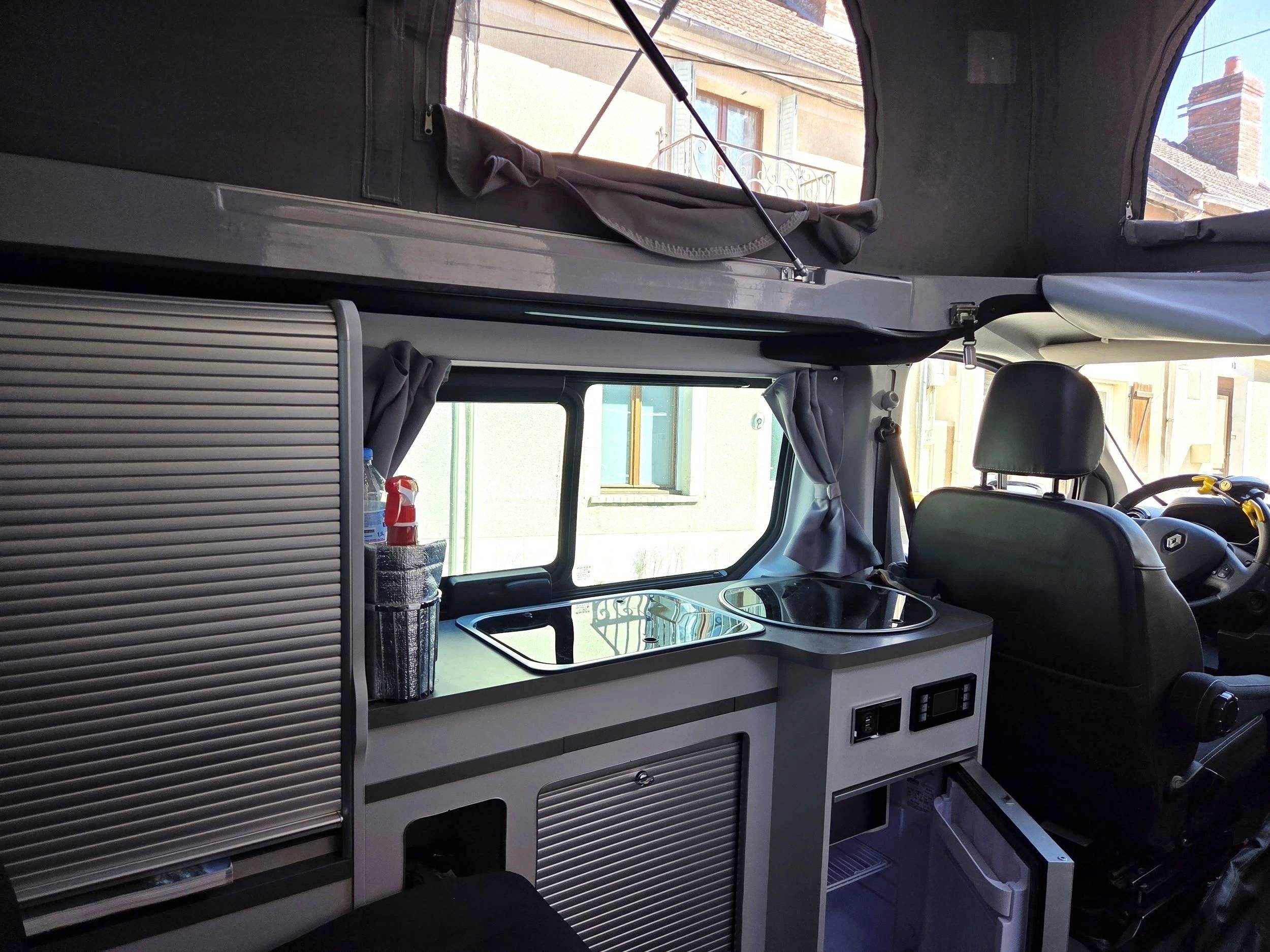 Coin cuisine Renault 1.6DCI 125 FAP - Yescapa