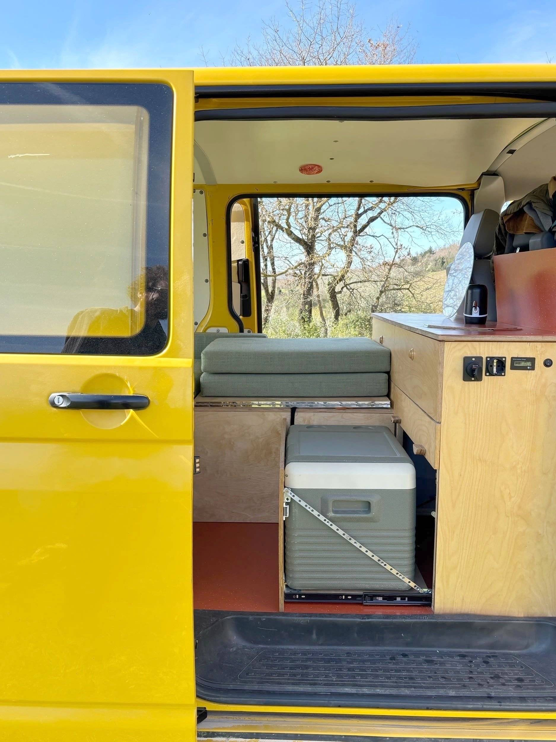 Volkswagen T5 2 l 84 ch