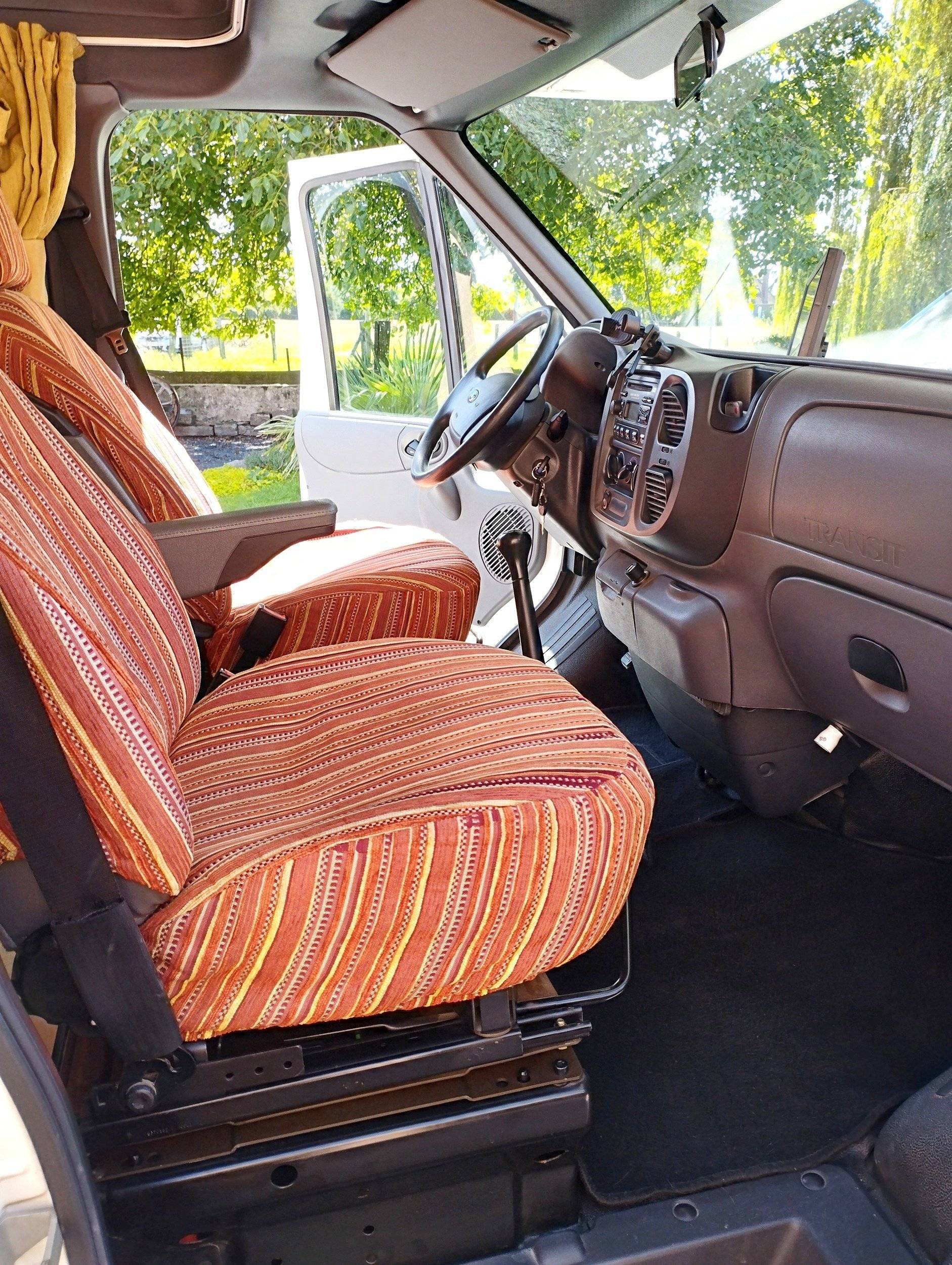 Challenger ford transit