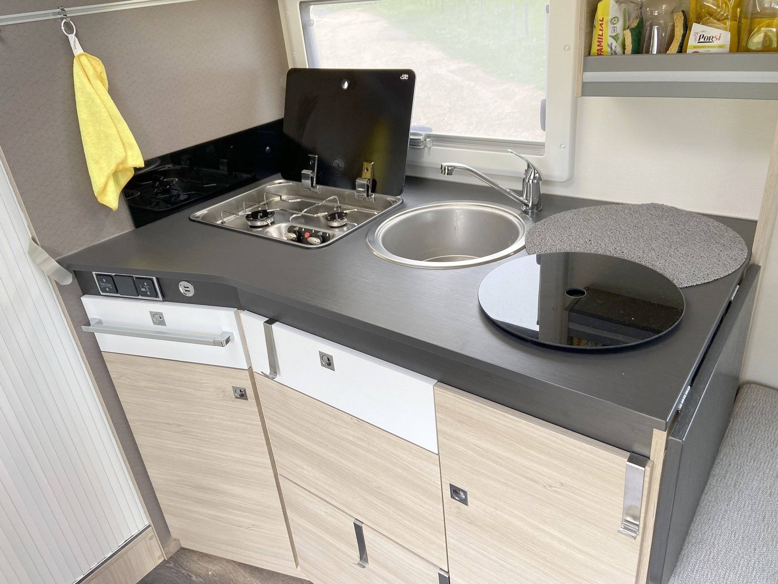 Challenger FORD TRANSIT