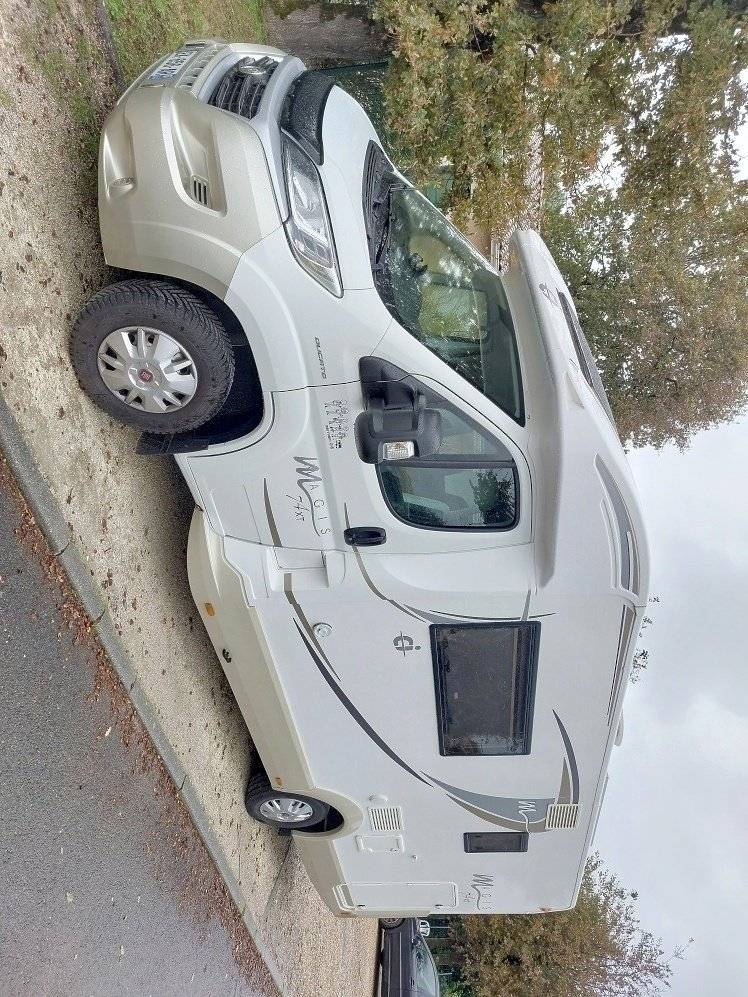 Vue avant de 3/4 Fiat 2,3 l 130 ch - Yescapa