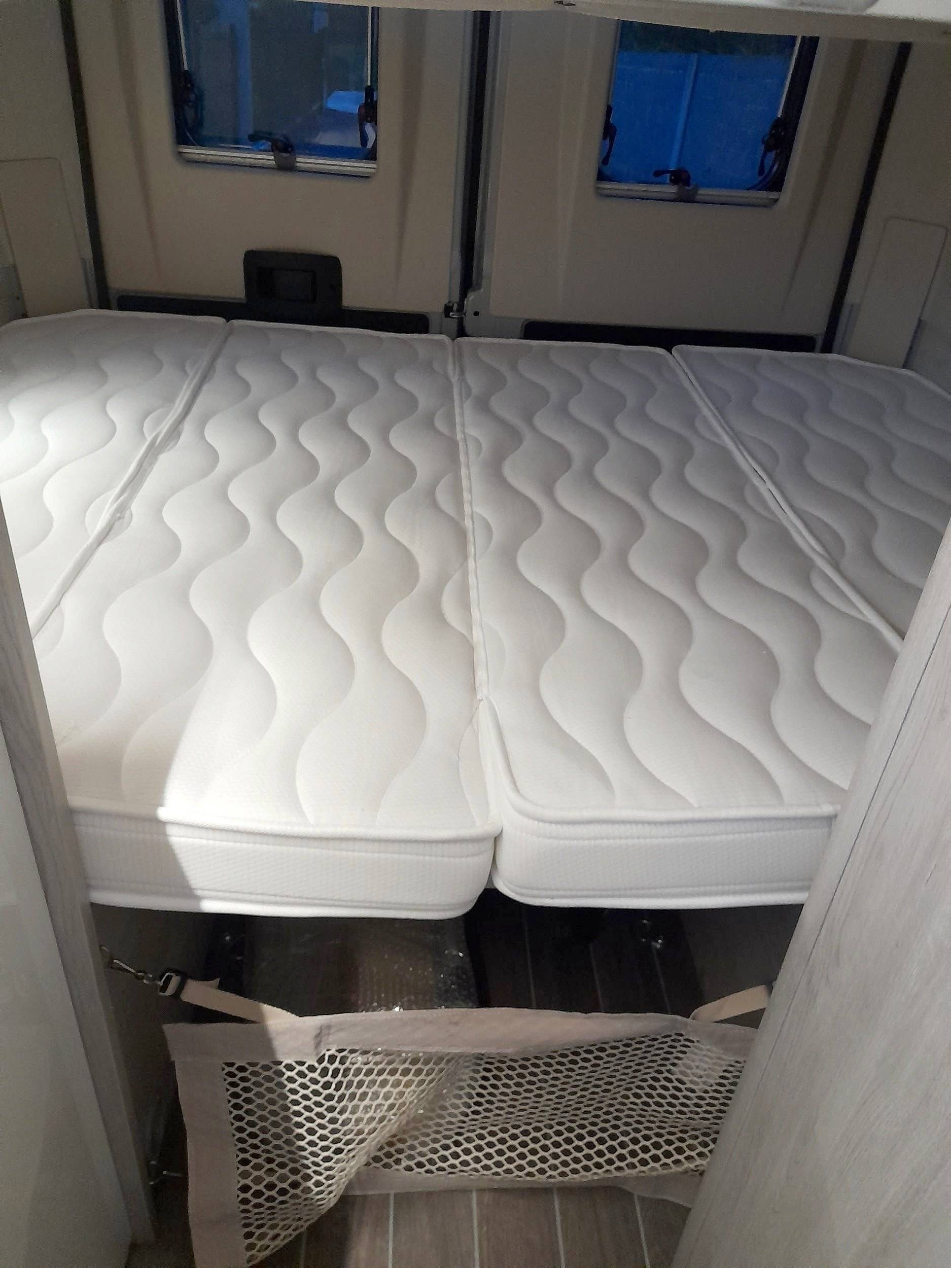 Berth Citroën Jumper 2,2 l 140 ch - Yescapa