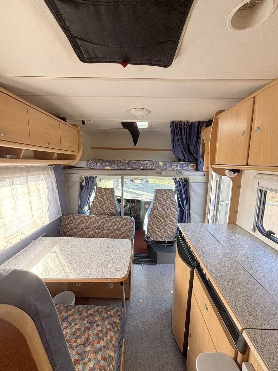 Plazas en cama Fiat Ducato 2,8 | 130cv - Yescapa