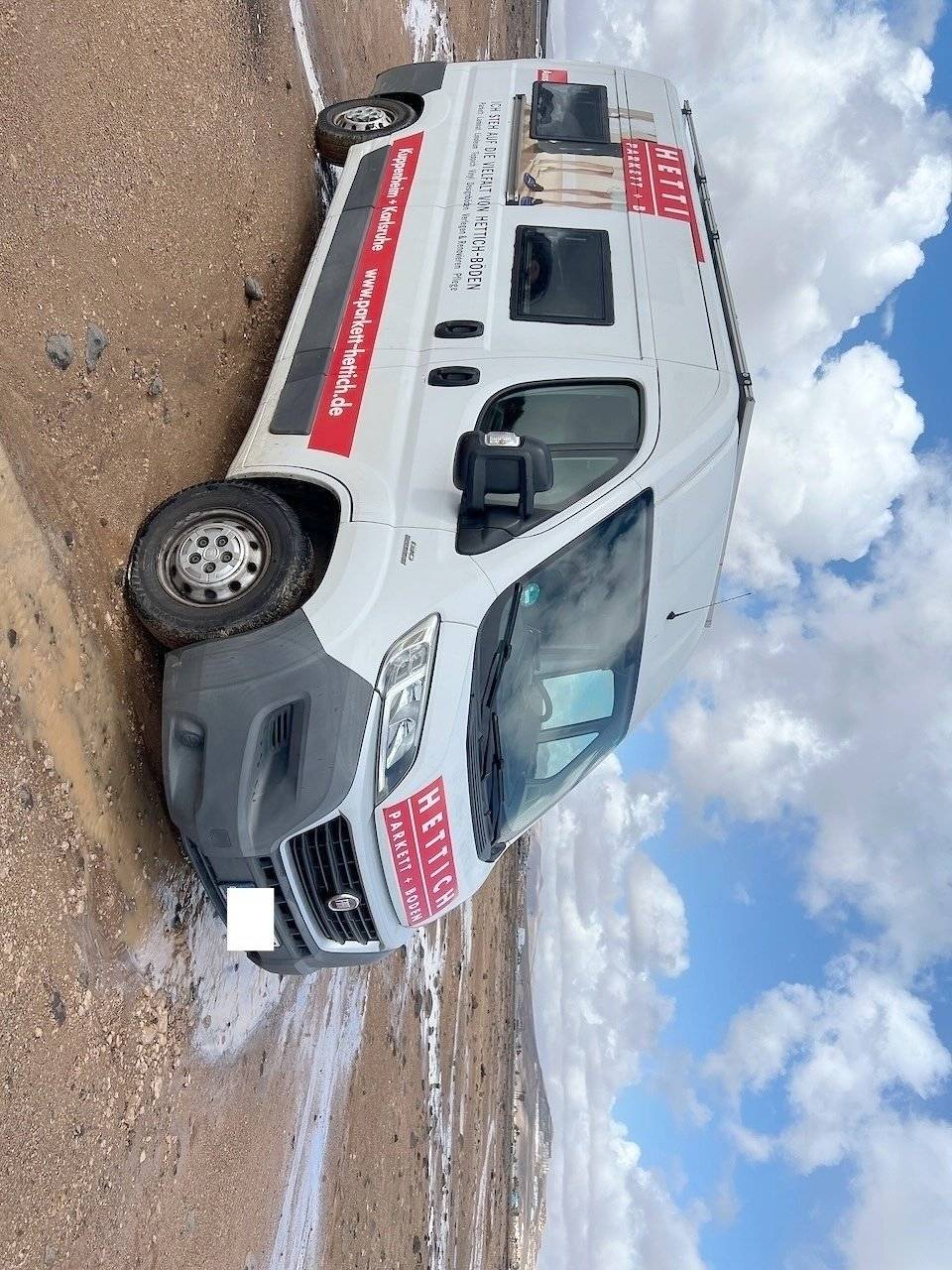 Front view from 3/4 Fiat Fiat ducato - Yescapa