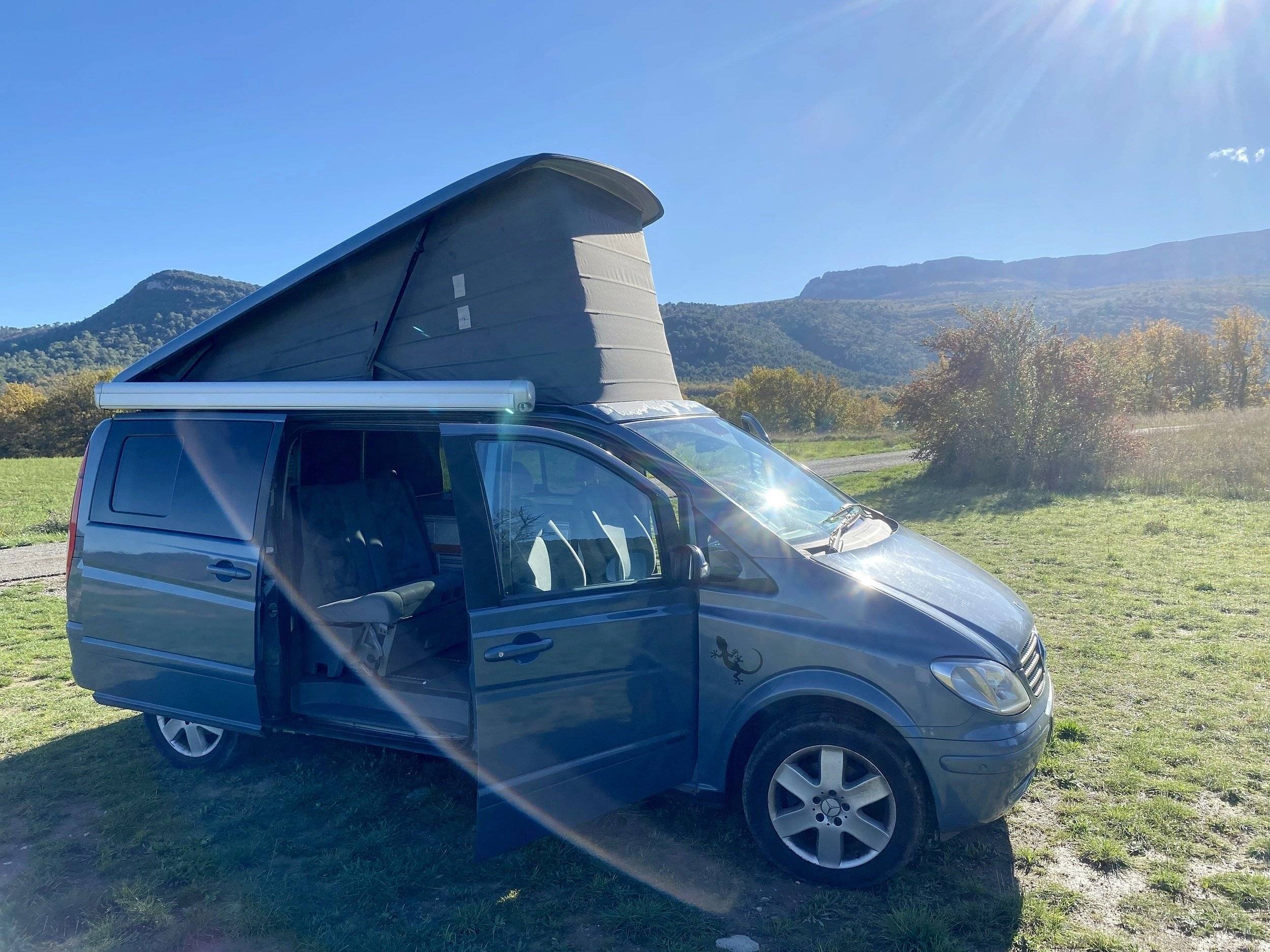 Vista frontale a ¾ Mercedes Mercedes Marco polo - Yescapa