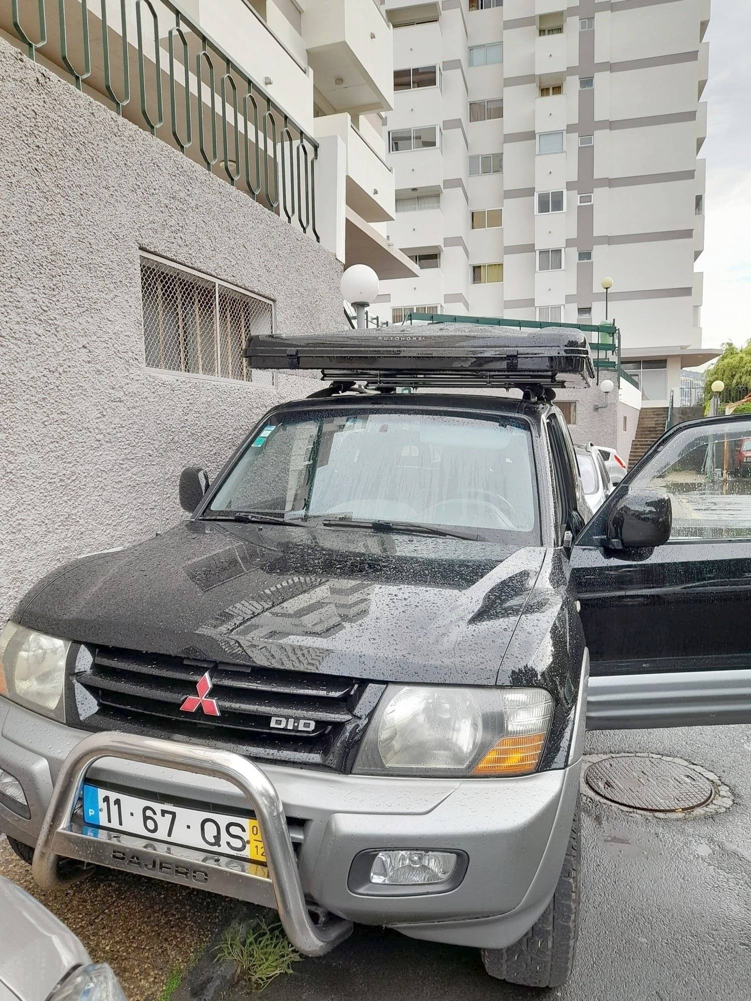 Front view from 3/4 Mitsubishi PAJERO - Yescapa