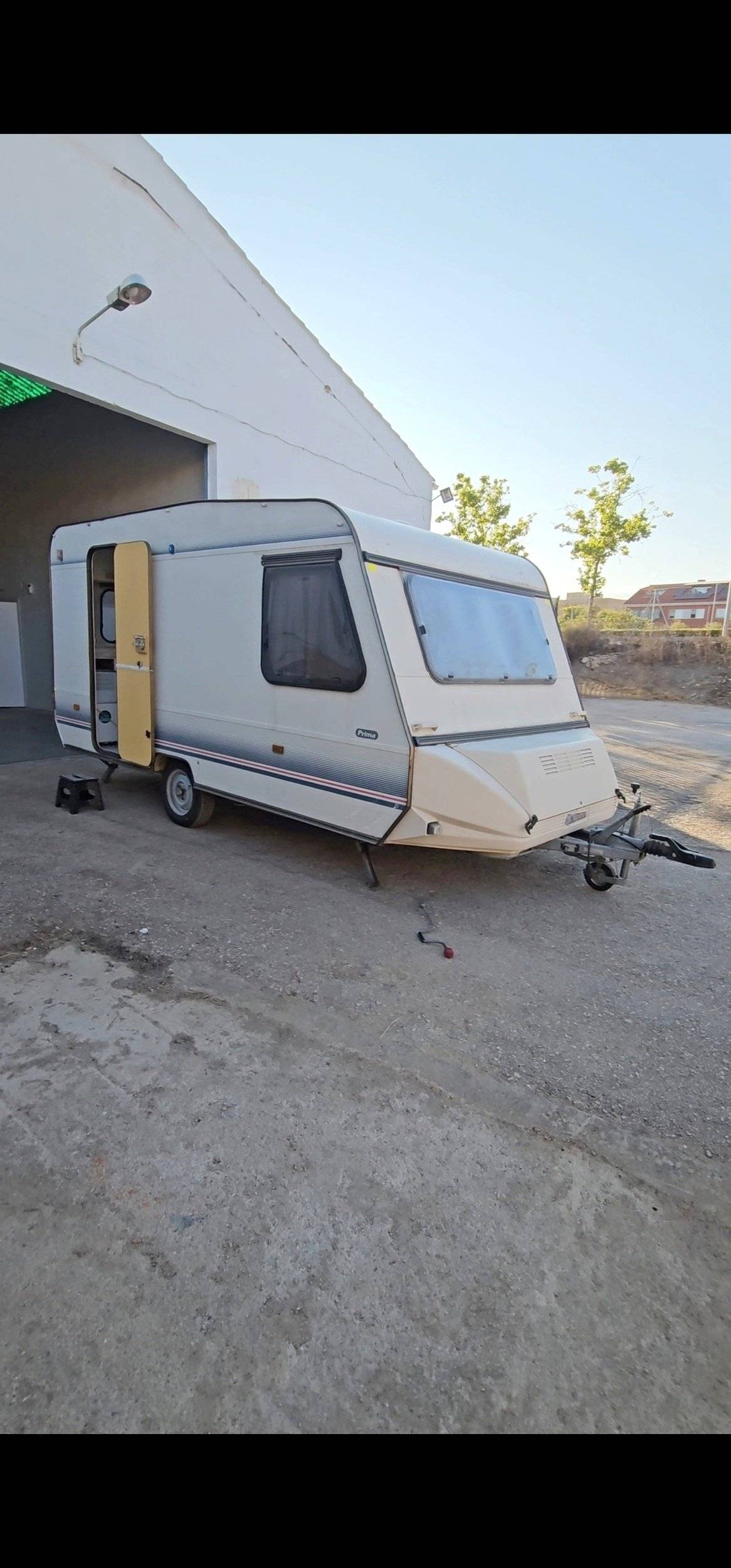 Front view from 3/4 Adria - Yescapa