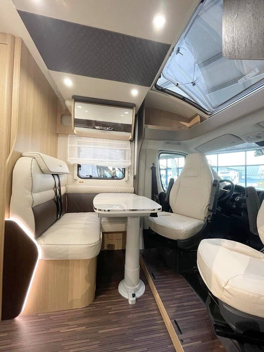 Área de jantar Fiat 2,3 l 130 ch. - Yescapa
