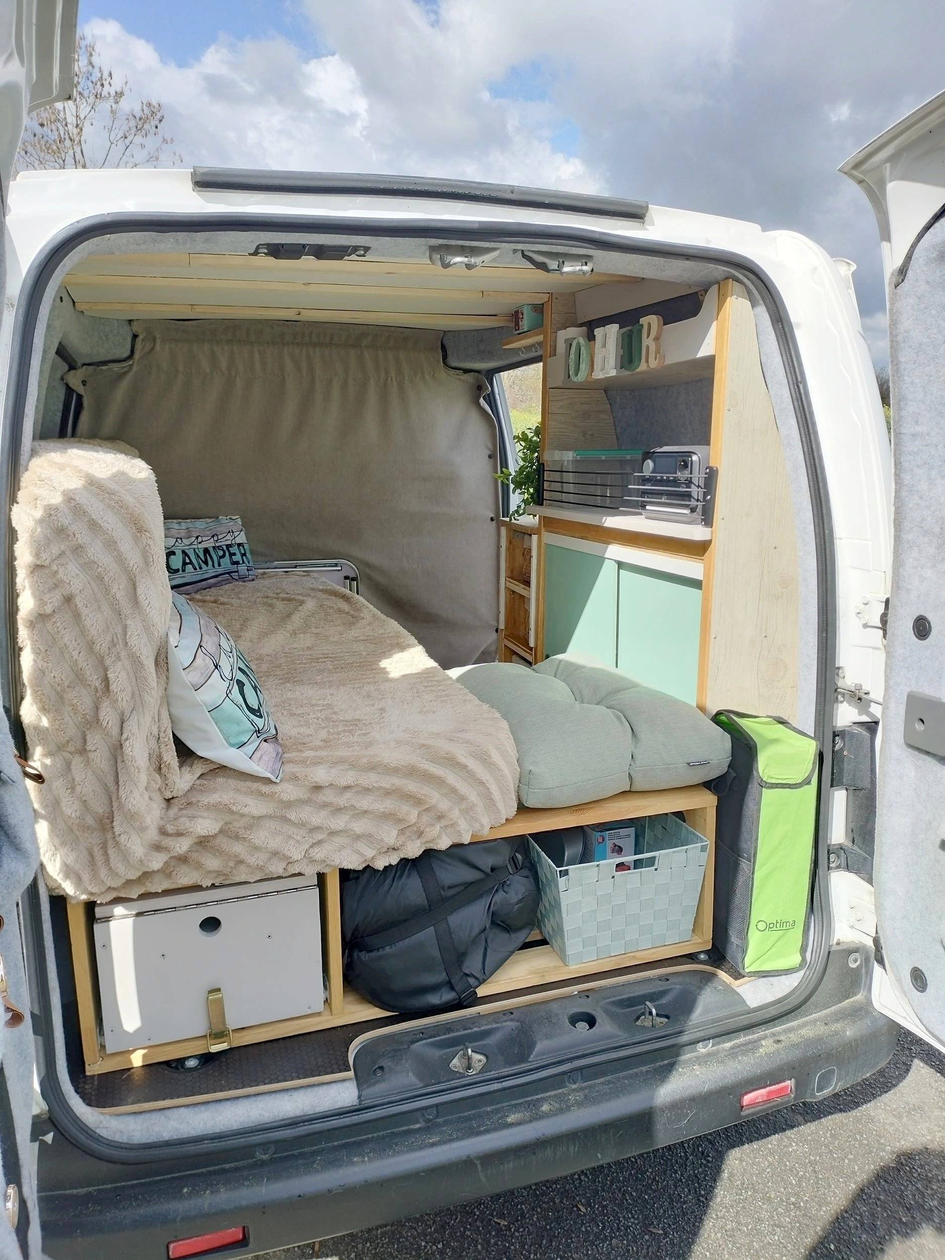 llits Nissan NV200 - Yescapa