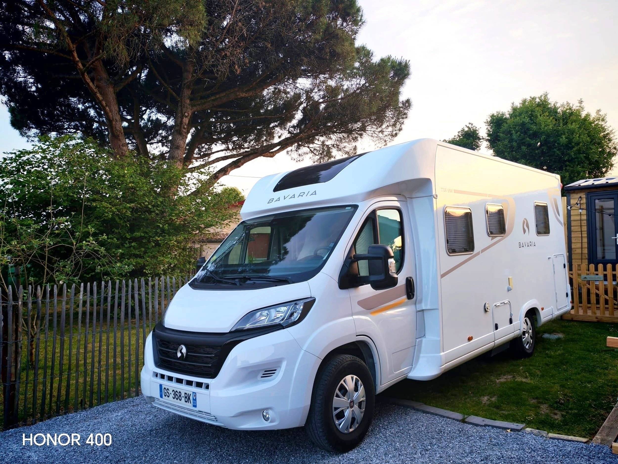 Vista de 3/4 Fiat Ducato 2,2 140ch - Yescapa