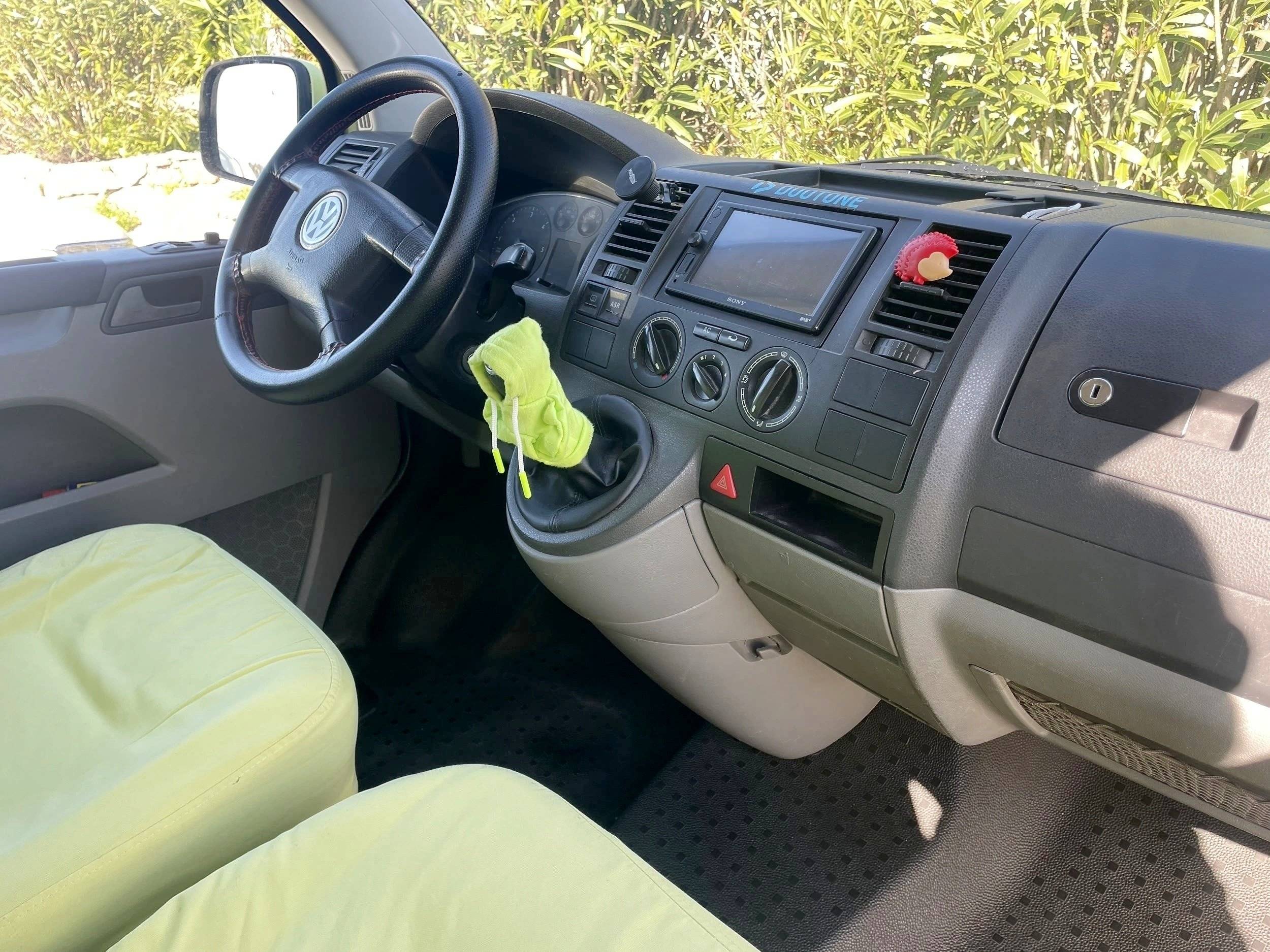 Fahrerbereich Volkswagen Transporter 1.9 TD - Yescapa
