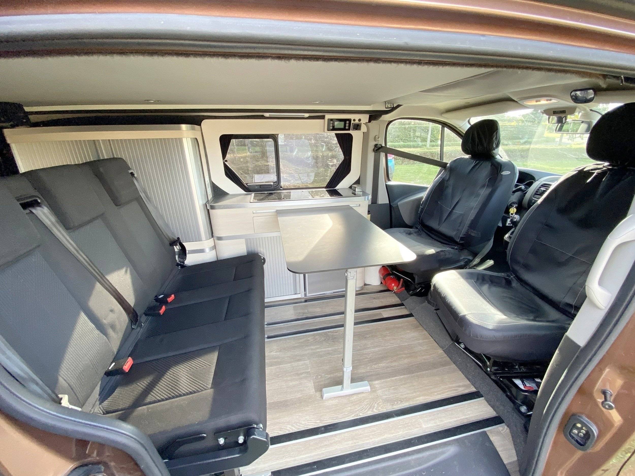 Klubber RENAULT TRAFIC III 1.6 ENERGY DCI 145 TWIN TURBO EU6 L1H1 2.7T