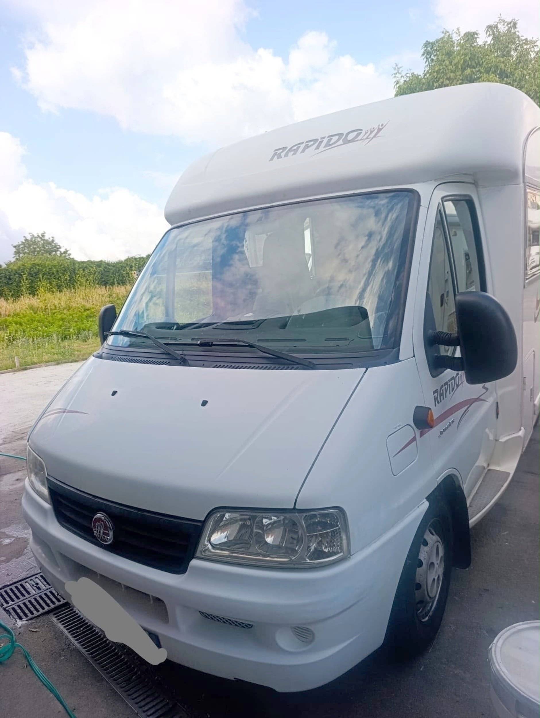 Front view from 3/4 Fiat sofim 2,8 130cv - Yescapa