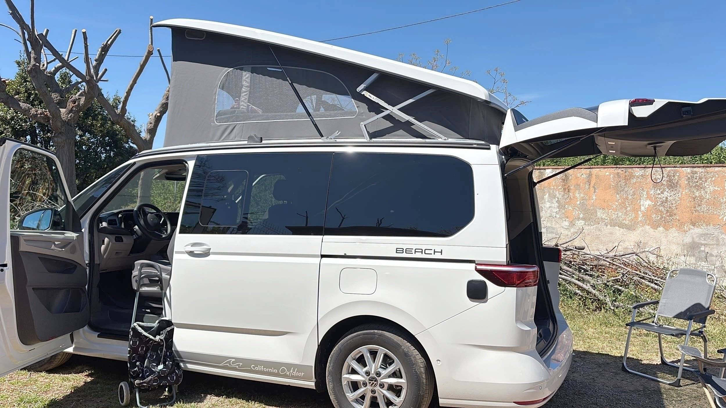 Vista del vehículo ángulo delantero  - Yescapa