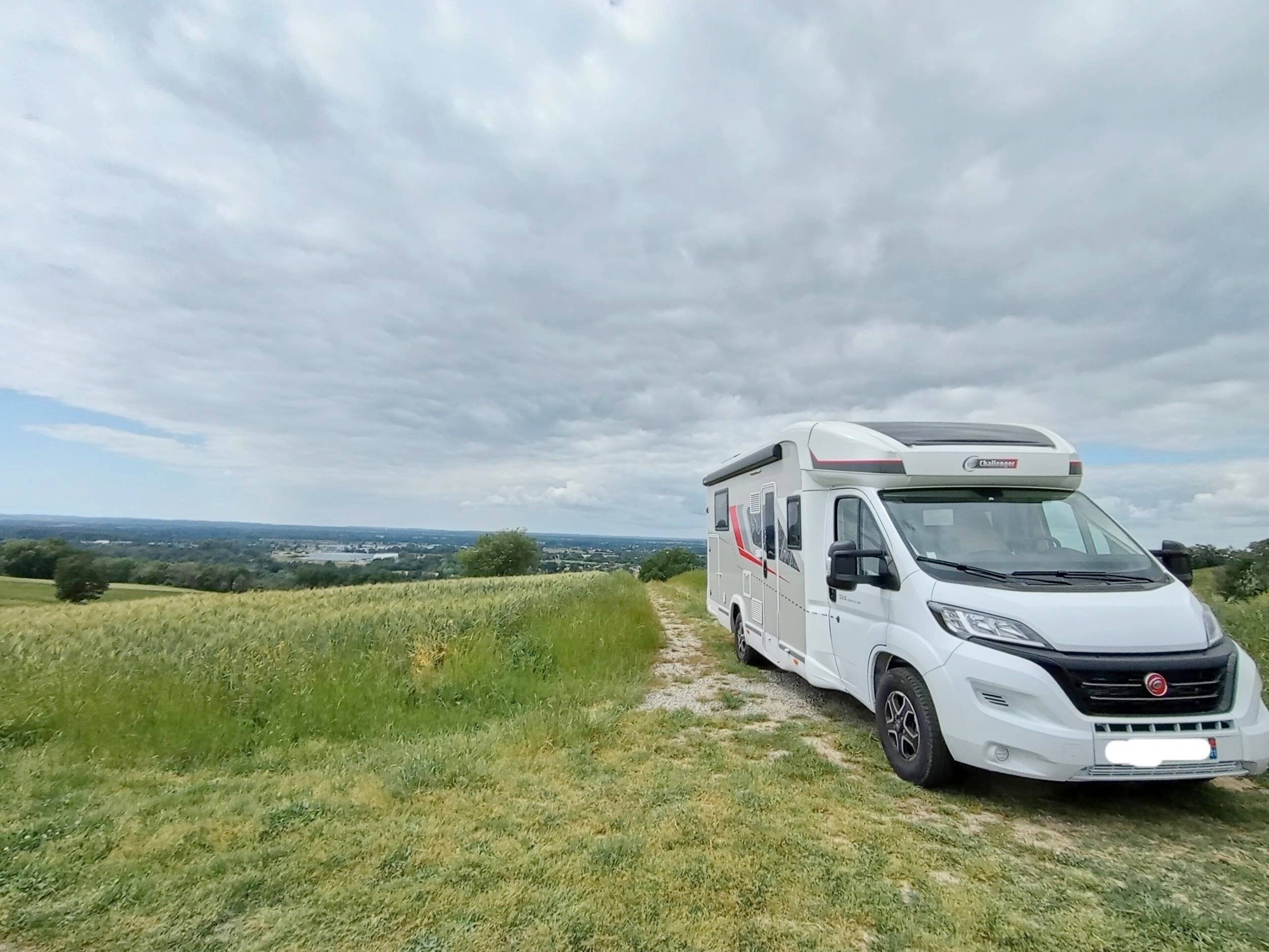 Challenger 328 VIP graphite