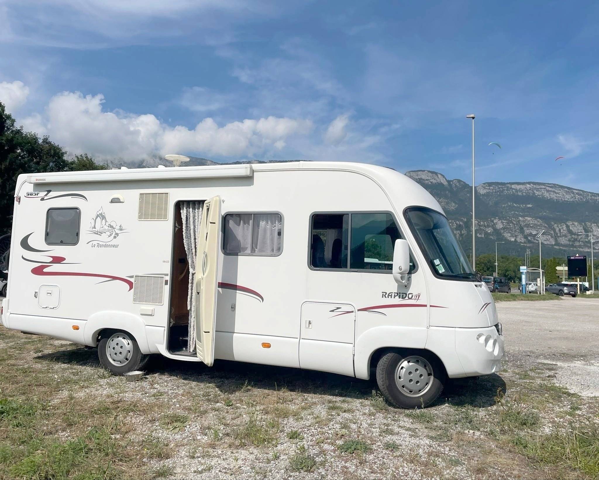 Vue avant de 3/4 Fiat Fiat ducato 2.8l JTD - Yescapa