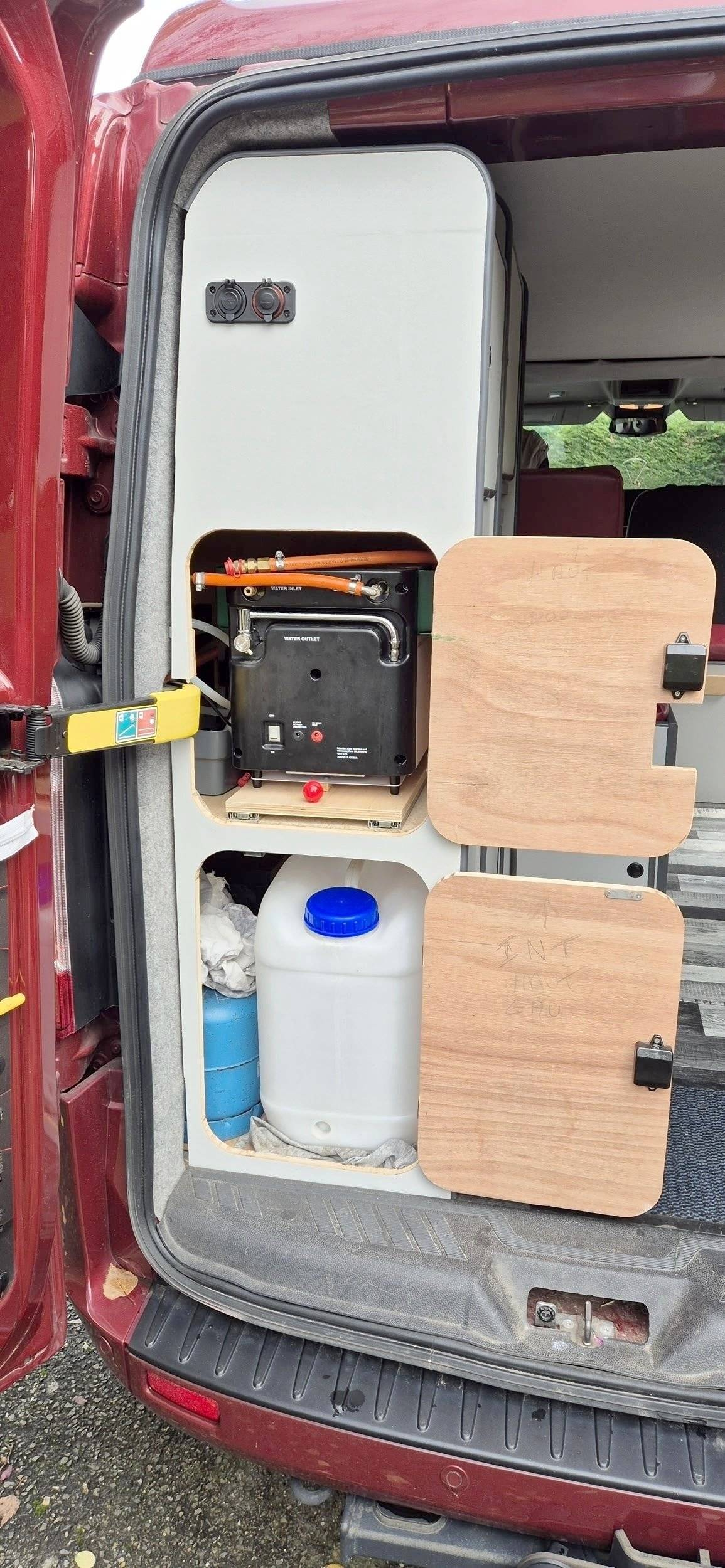 Ford Custom 2,0 l 130 ch