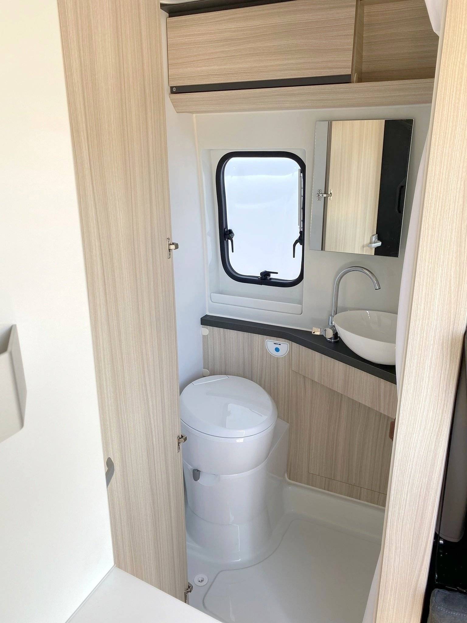 Adria Twin Axess 600SP Family