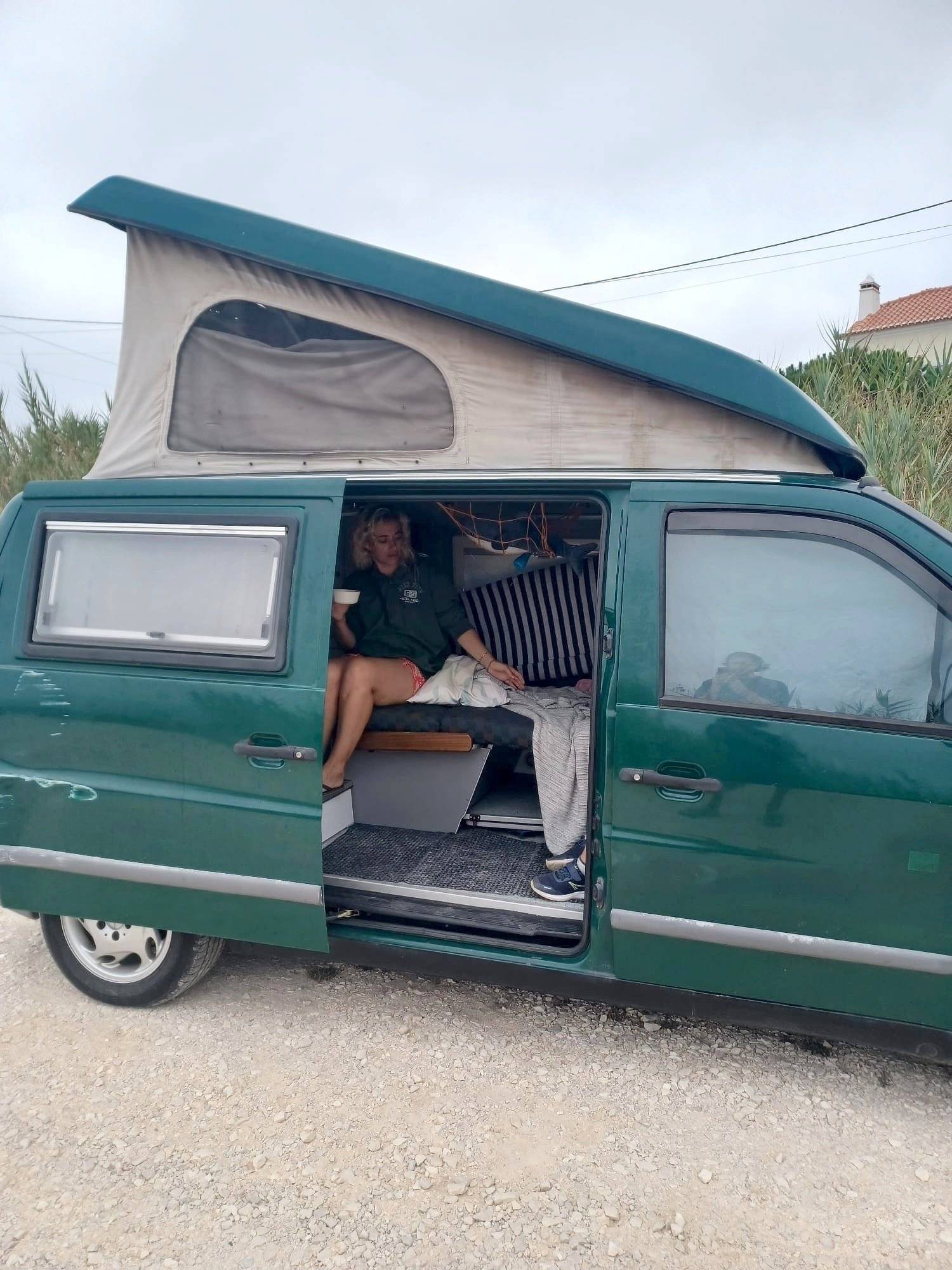 slaapplaatsen Mercedes Vito 112 cdi - Yescapa