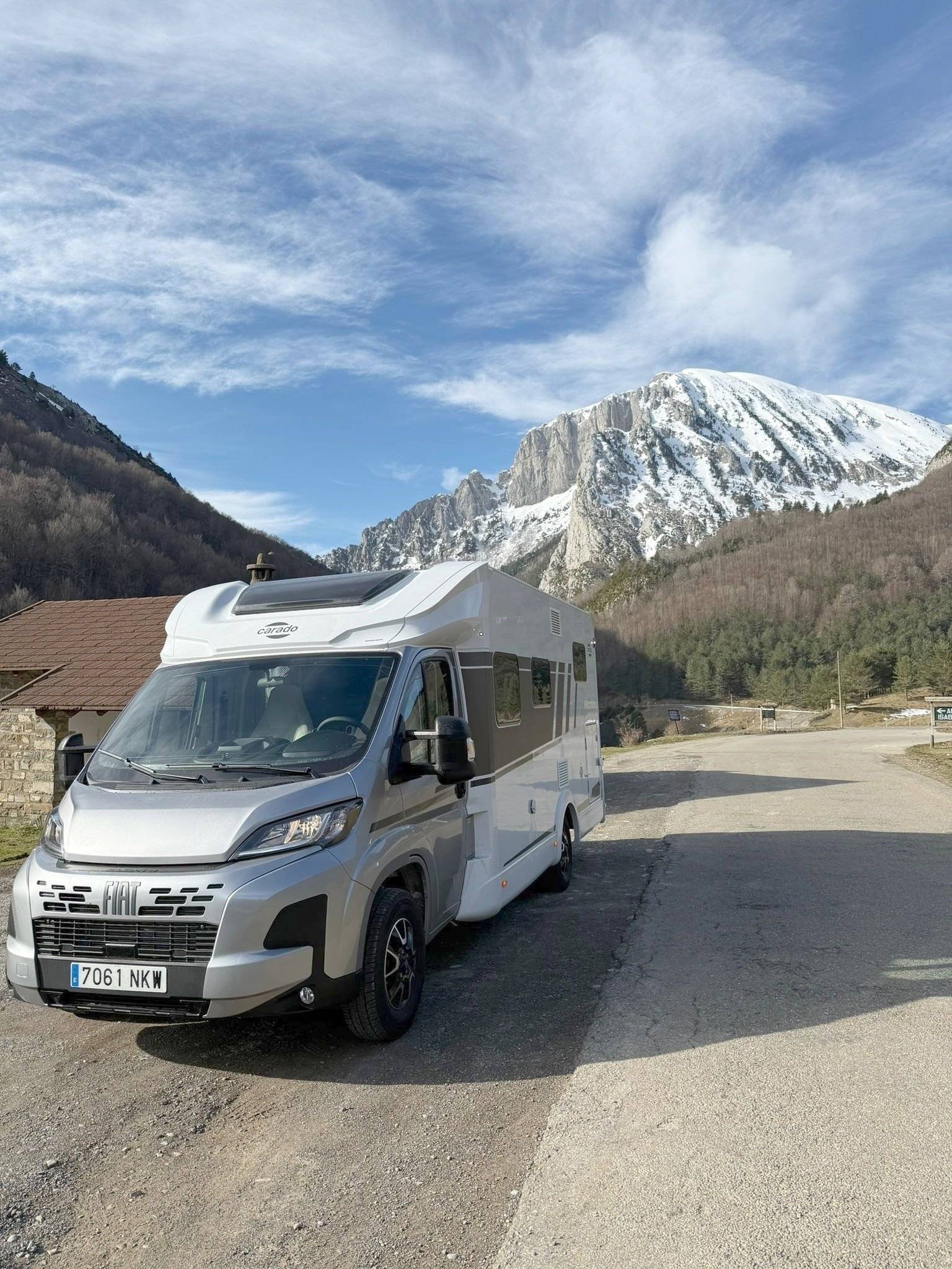 Vista del vehicle angle davanter Fiat - Yescapa