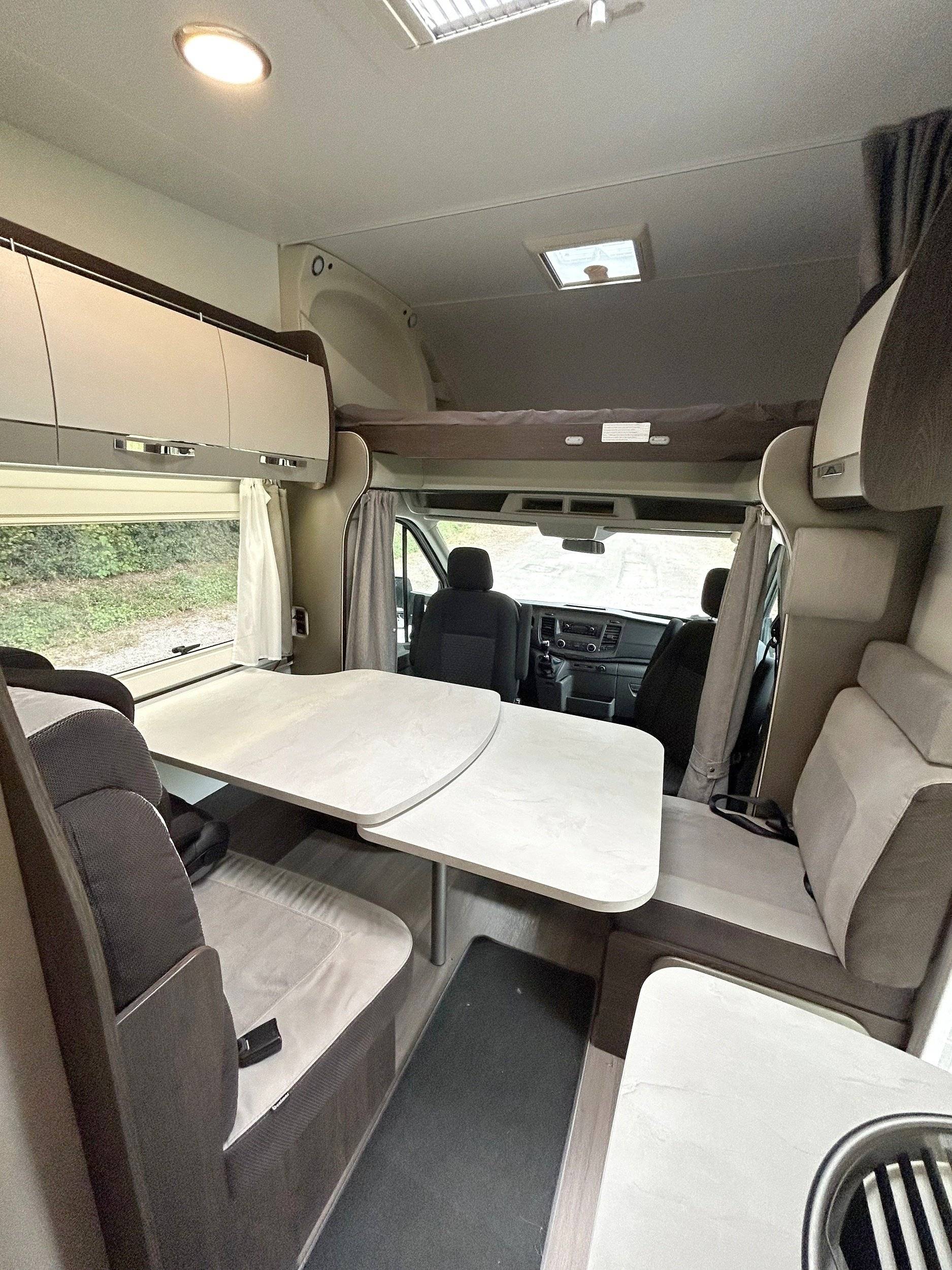 Dinette Ford - Yescapa
