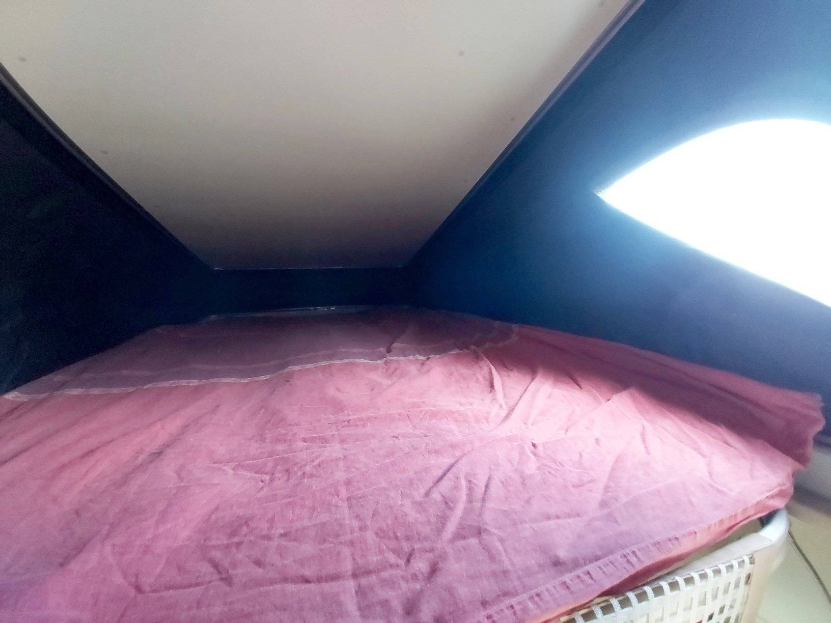 Couchages Ford Transit 2,0 l 130 ch - Yescapa