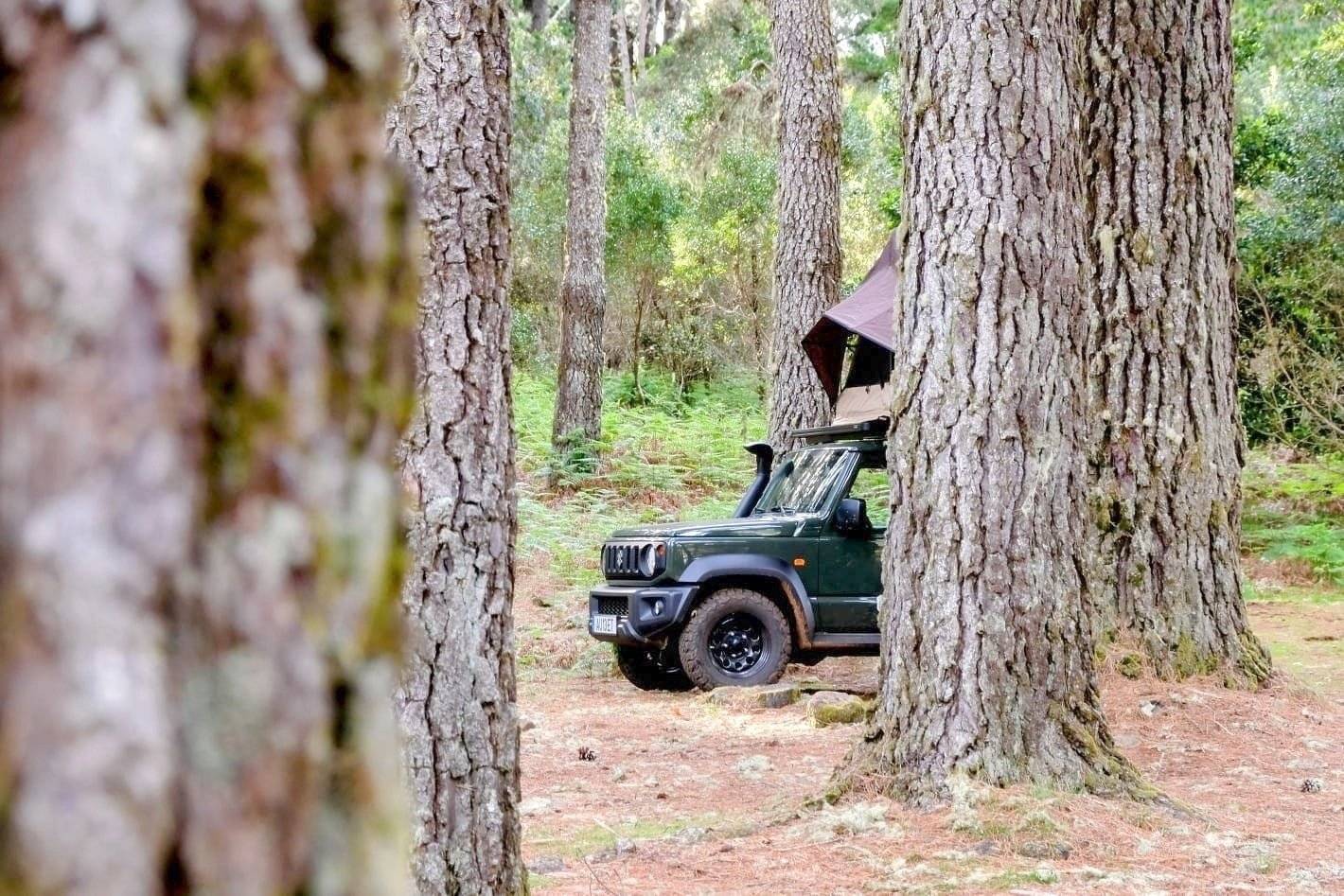 Vista frontale a ¾ Suzuki TINY CAMPER FOR ADVENTURE - Yescapa