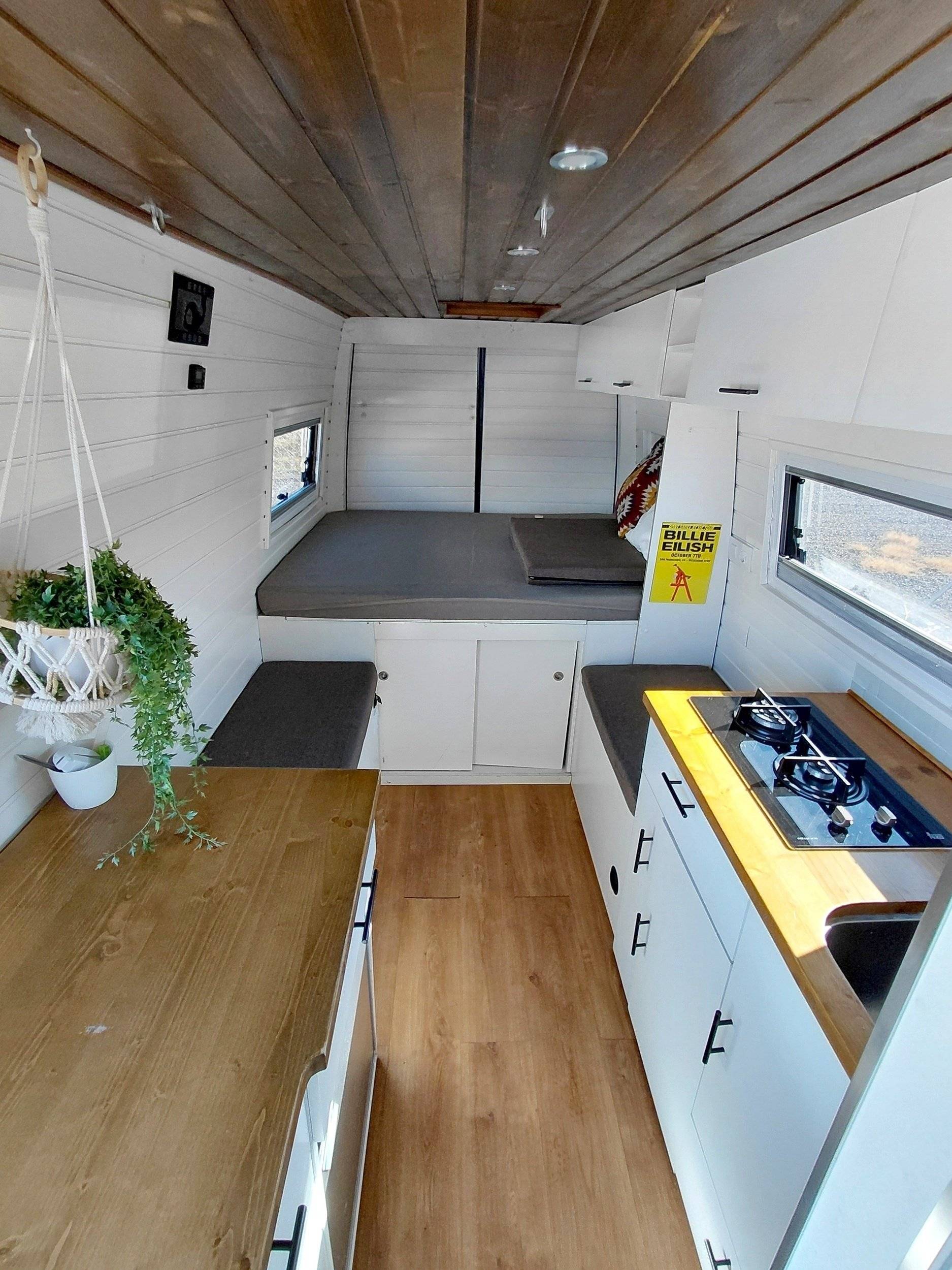 Coin repas Mercedes Sprinter 313CDI - Yescapa