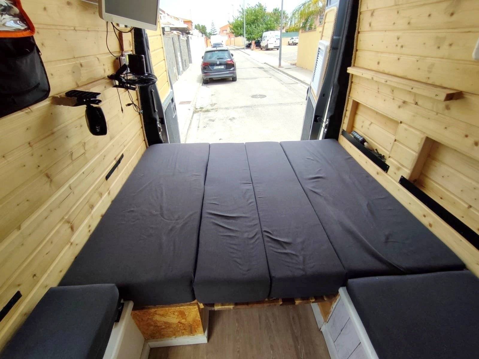 Dormidas Iveco Daily 2,3 HPI 116 ch. - Yescapa