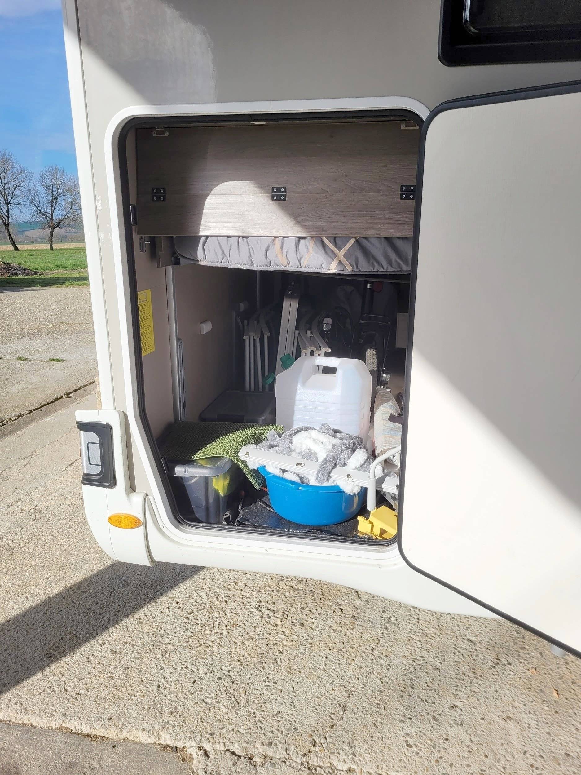 Challenger Graphite 288 , 170 PS