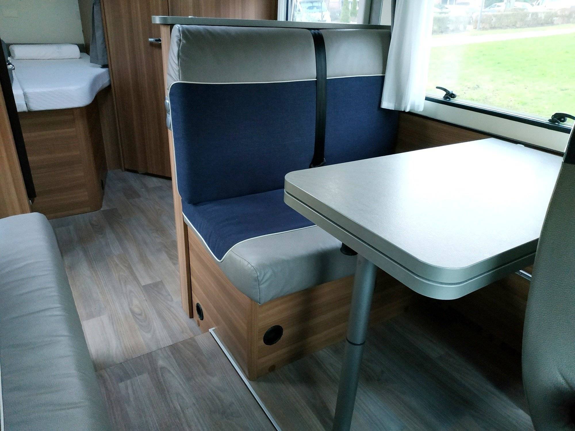 Dining Area Fiat Ducato 120 Multijet - Yescapa