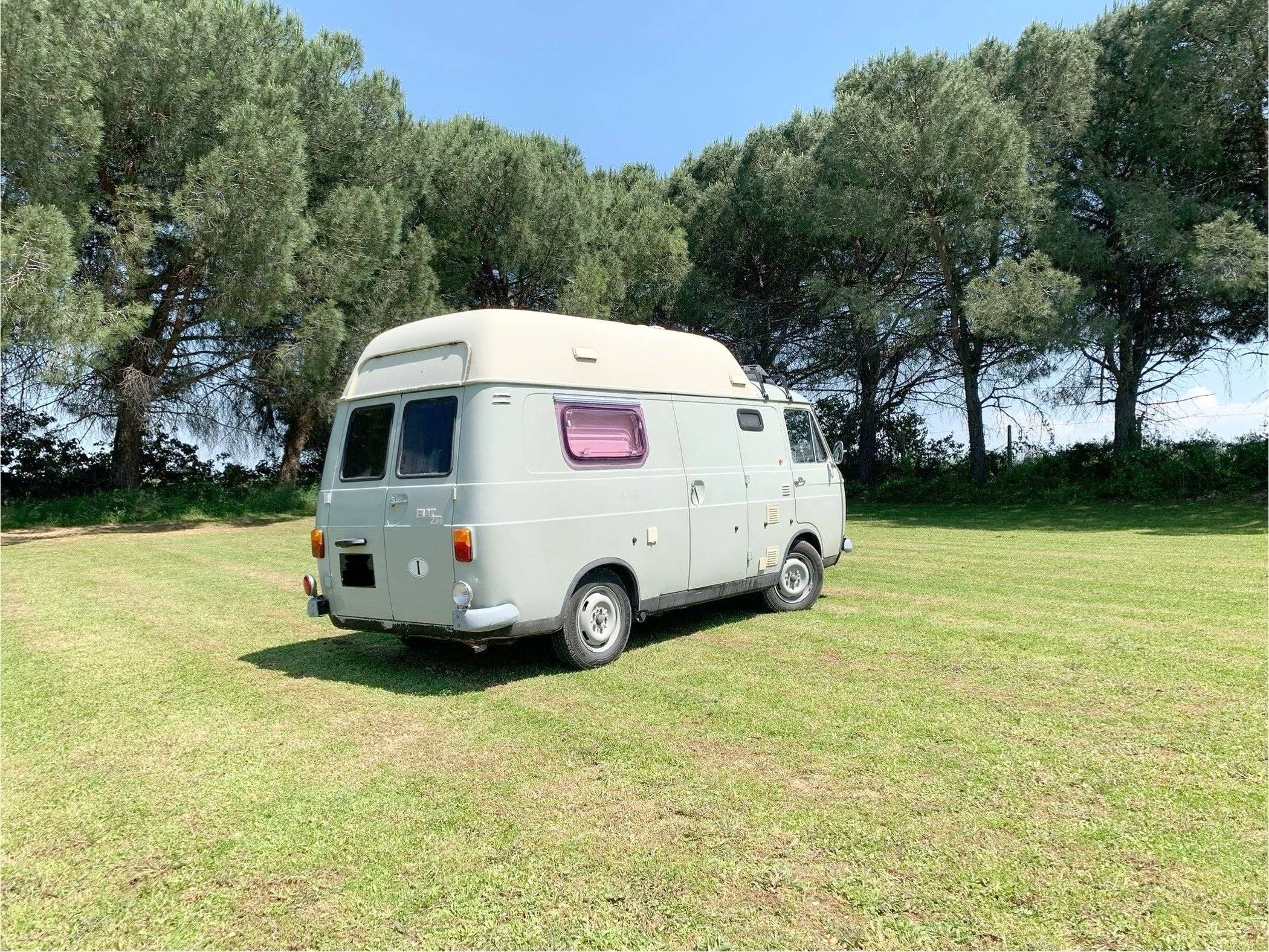 Vue arrière Fiat 238 fiat - Yescapa