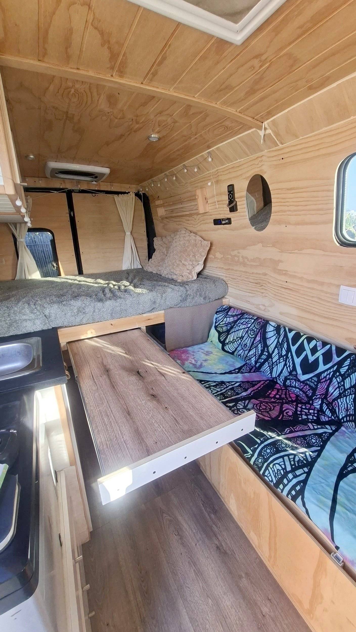 Coin repas Iveco - Yescapa