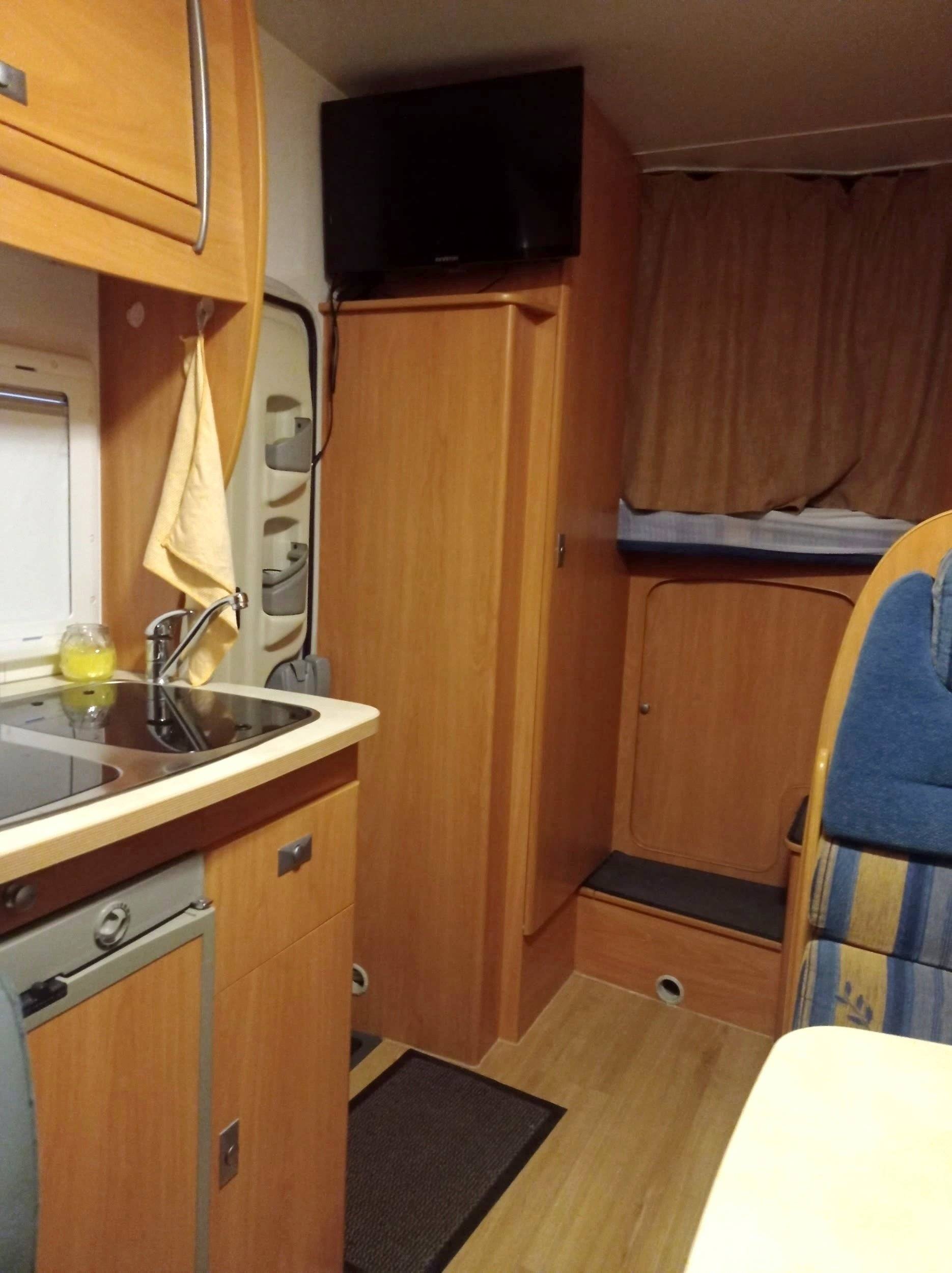 Challenger Transit 2,5 l TDCi 140 ch.