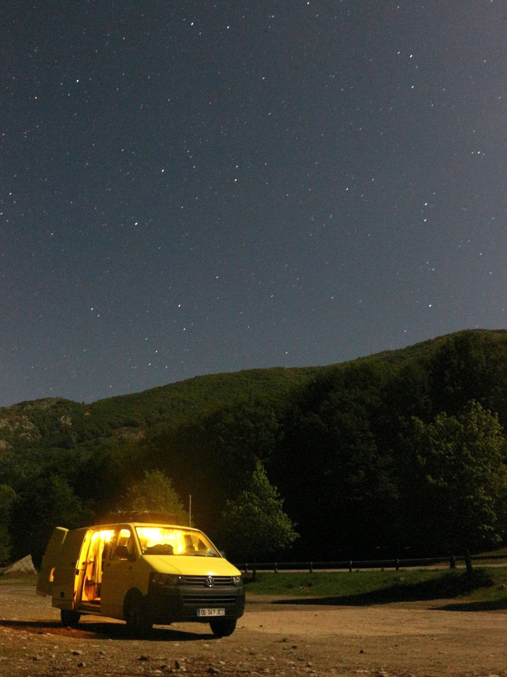 Vista frontale a ¾ Volkswagen - Yescapa