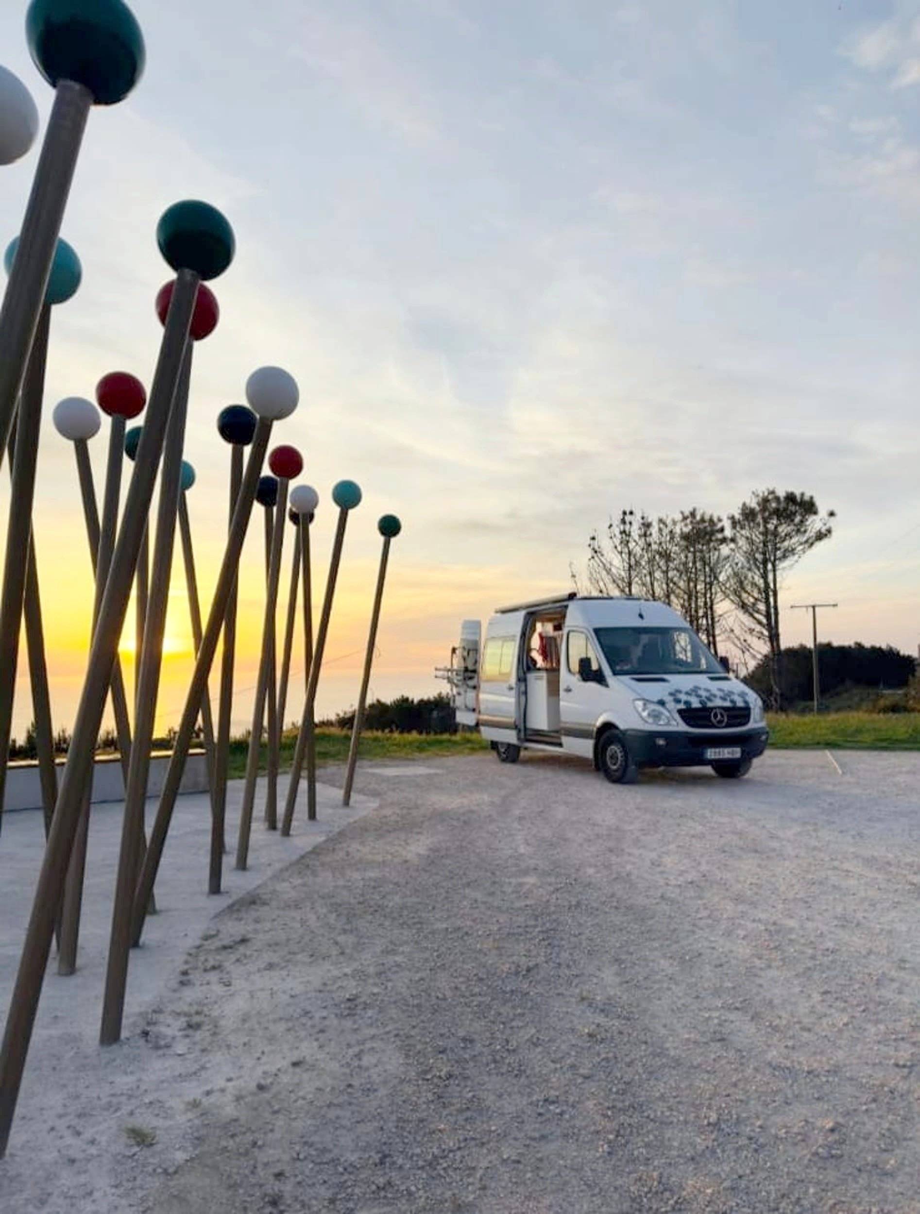 Vue avant de 3/4 Mercedes Sprinter 2,2 l CDI 130 ch - Yescapa