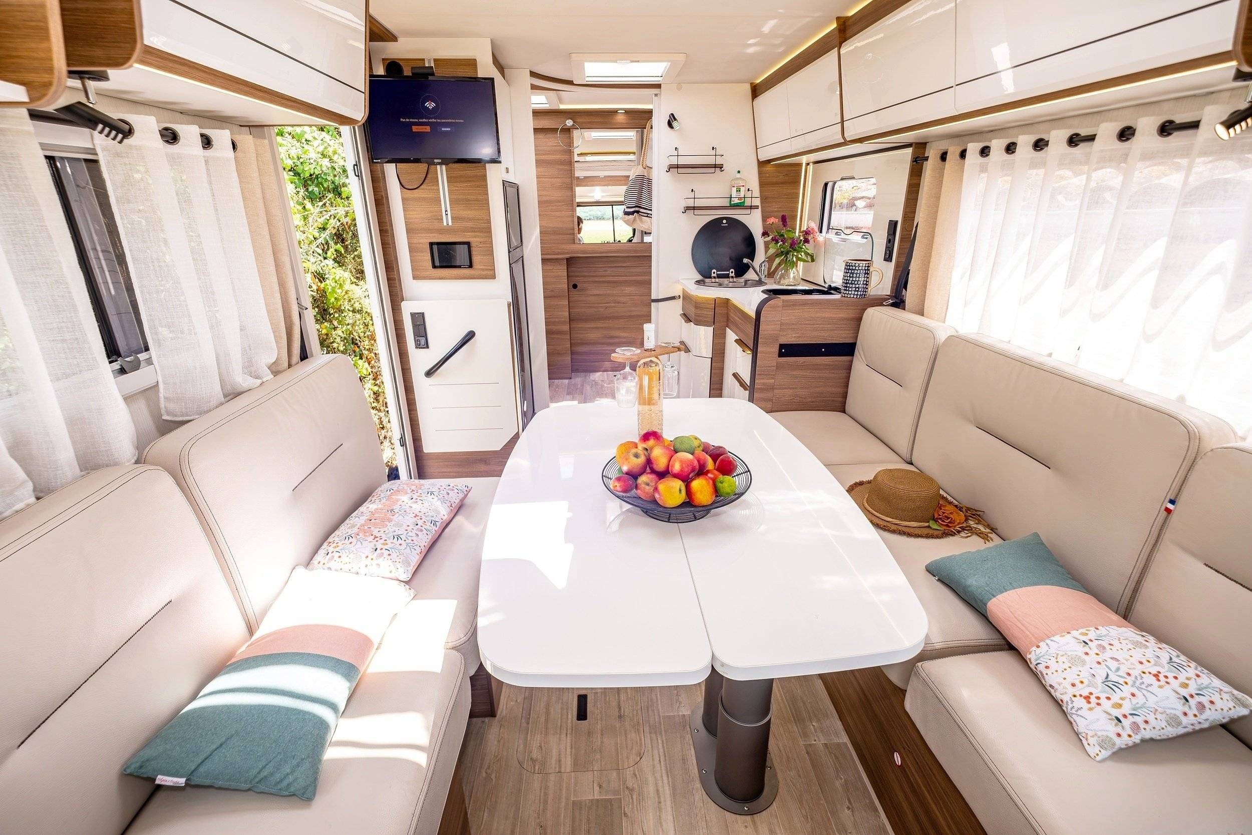 Vista del vehículo ángulo delantero Fiat Fiat Ducato 150 CV - Yescapa