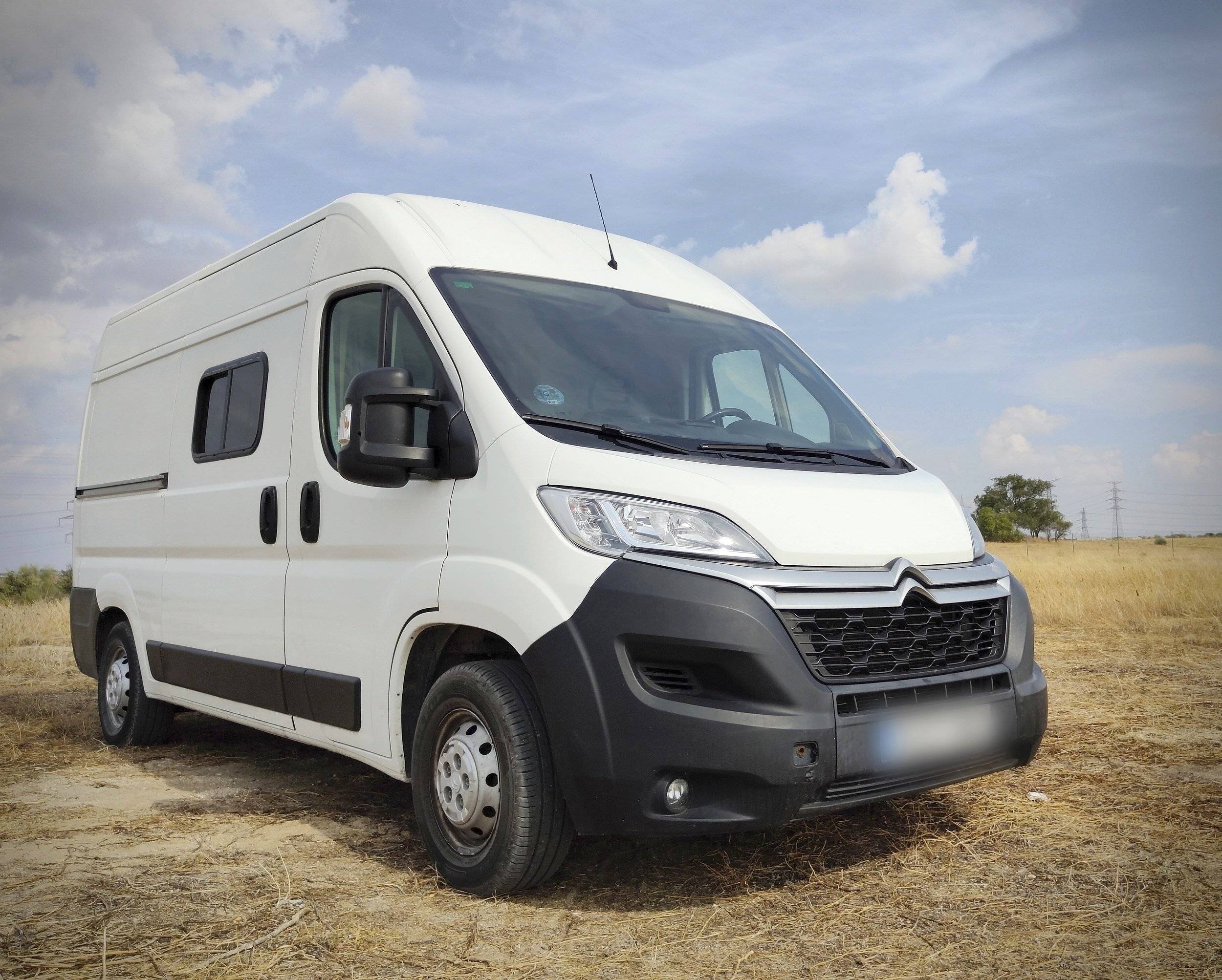 Voorkant 3/4 Citroën Jumper 2,0 l 130 ch - Yescapa