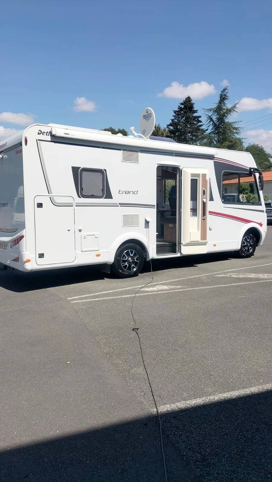 Vue avant de 3/4 Fiat Ducato 2,3 130 ch - Yescapa