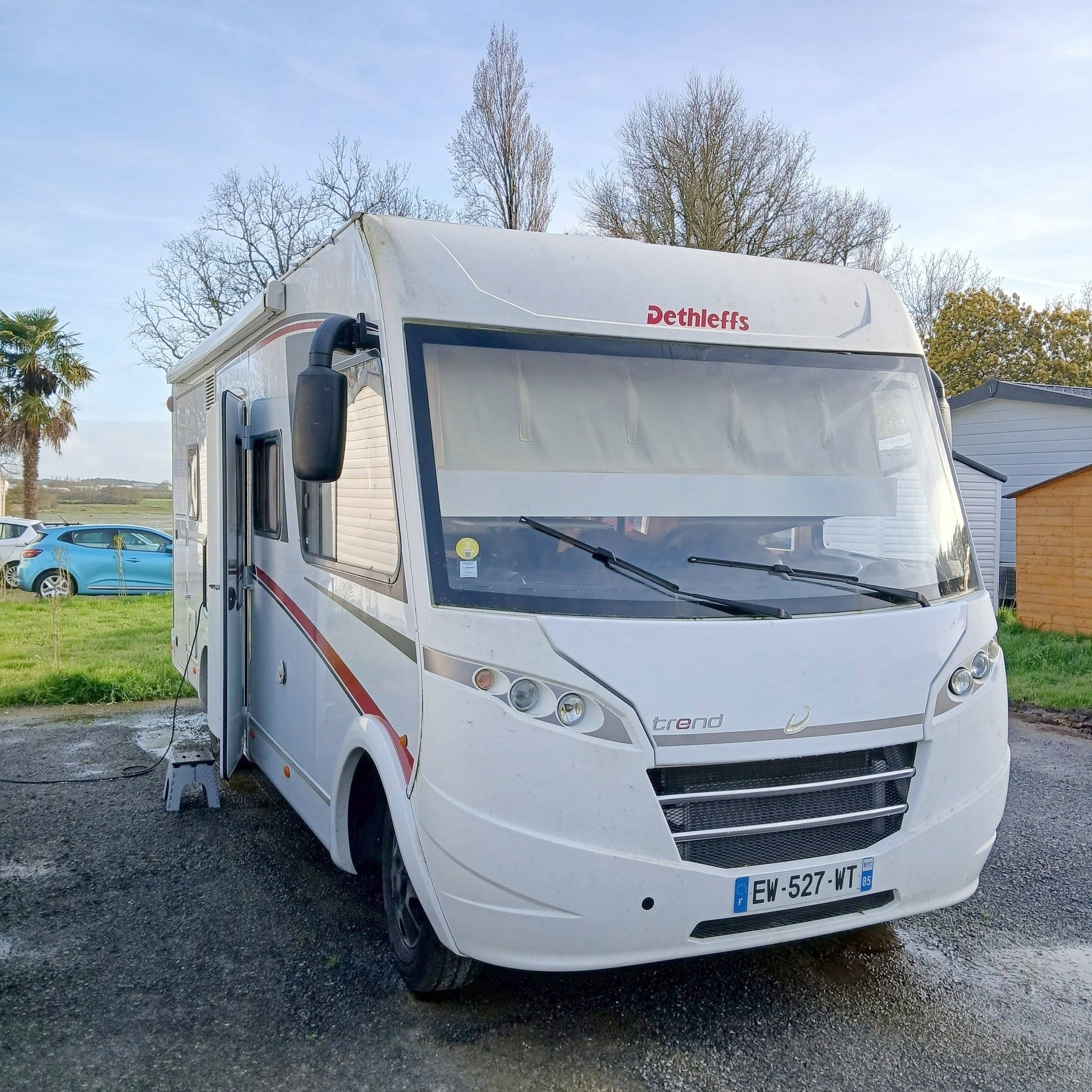 Vista frontale a ¾ Fiat Ducato 2,3 130 ch - Yescapa