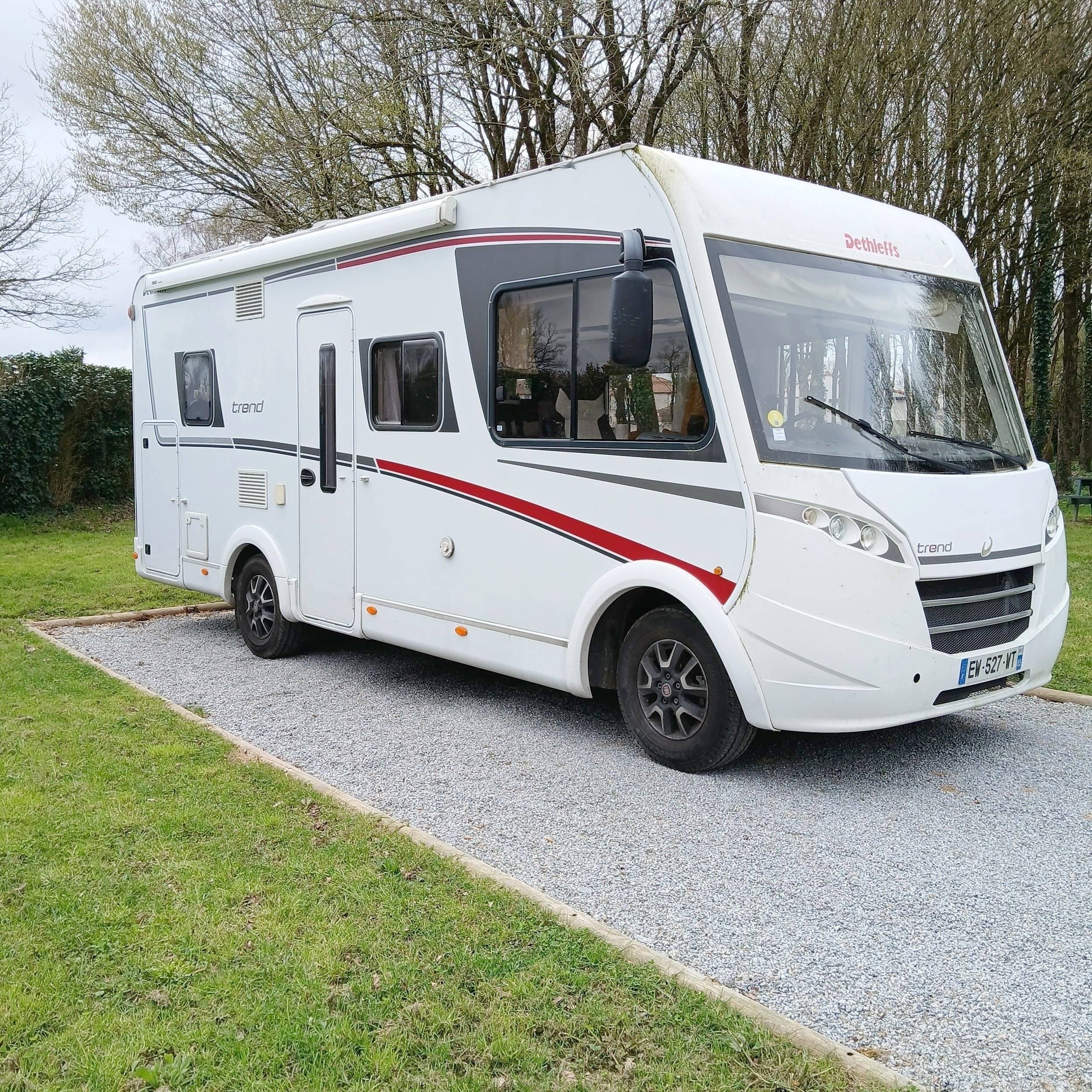 Front view from 3/4 Fiat Ducato 2,3 130 ch - Yescapa