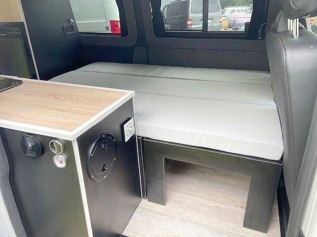 Volkswagen T5 2,0 l 102 ch