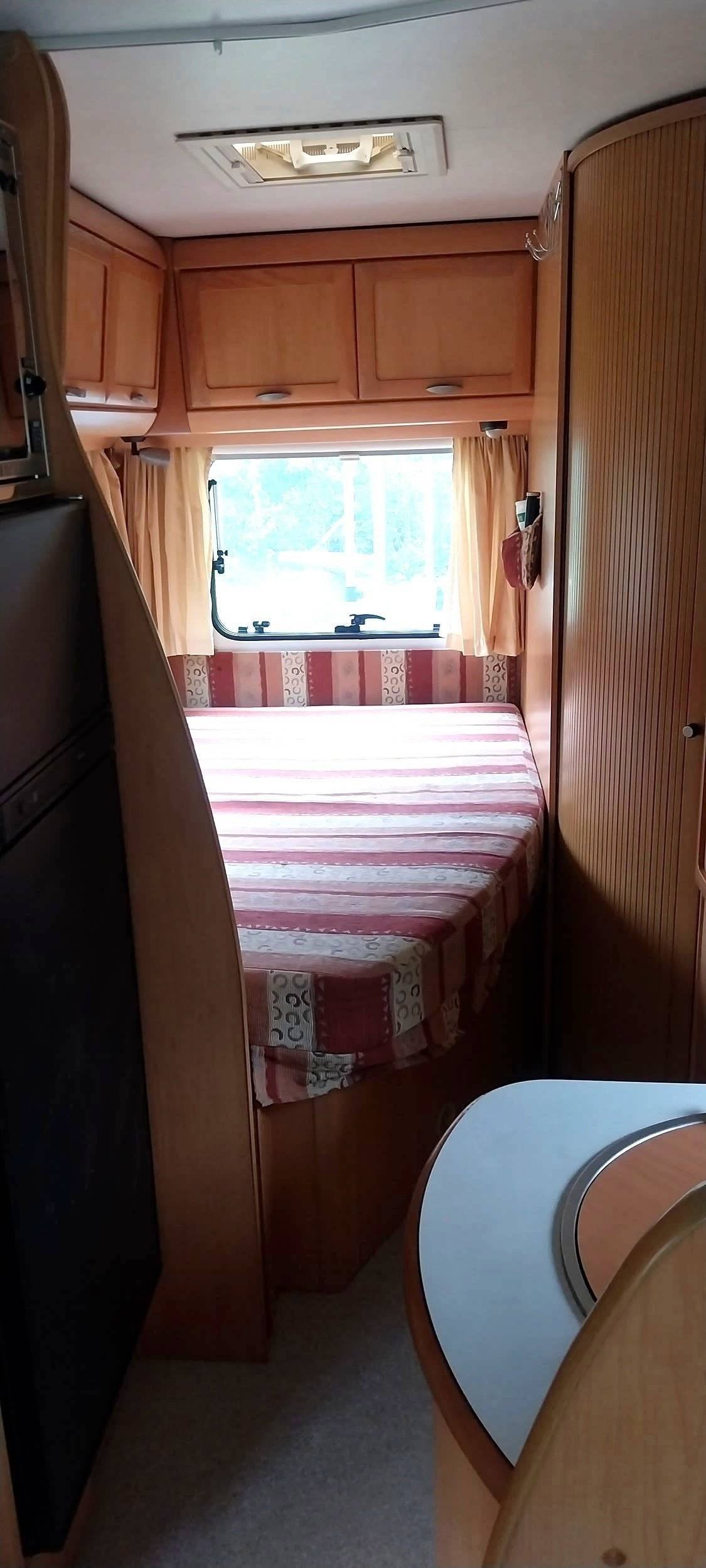 Couchages Citroën Jumper 2,8 HDI 127 cv - Yescapa