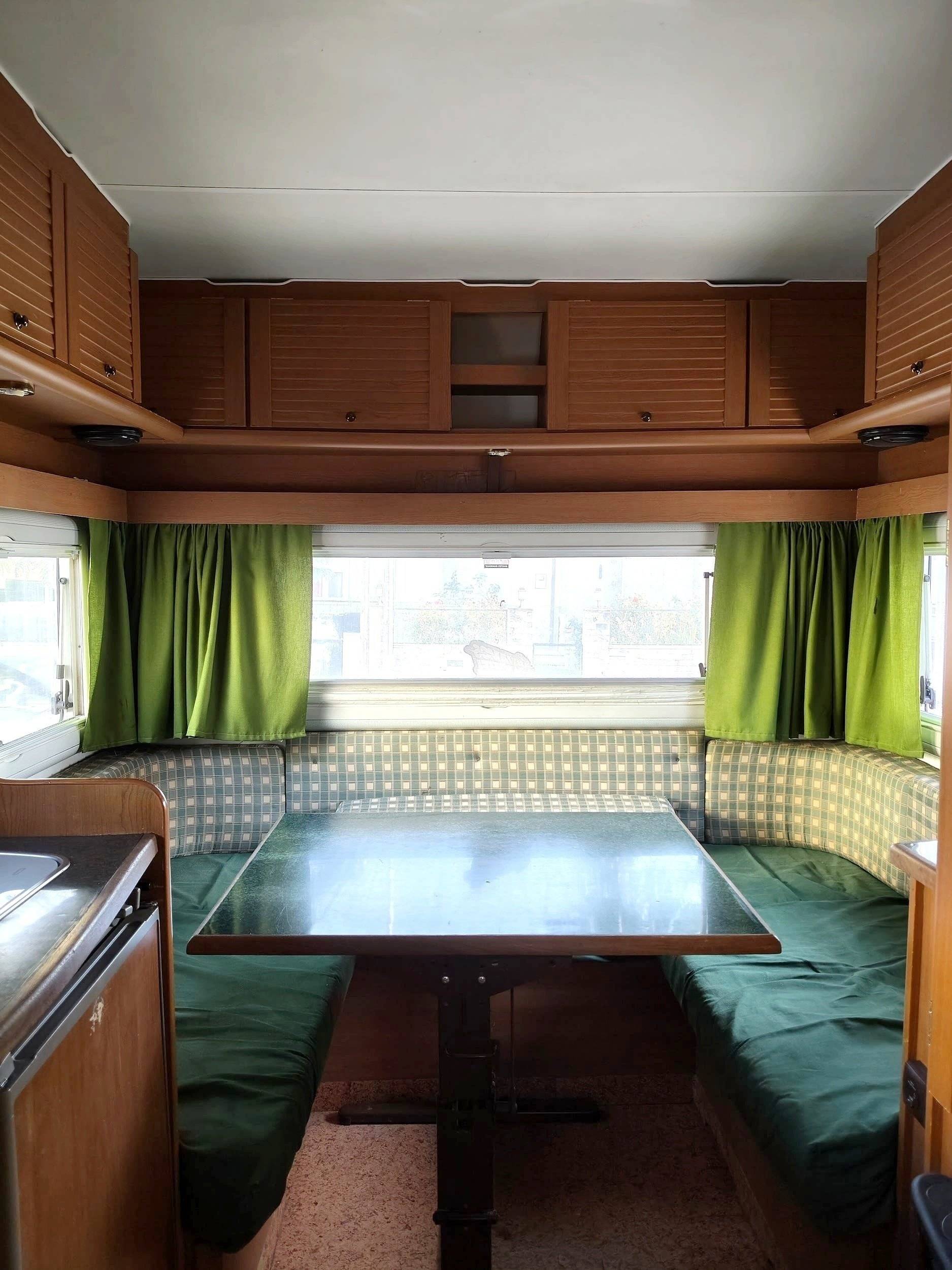 Dining Area Fiat Fiat Ducato 10 - Yescapa