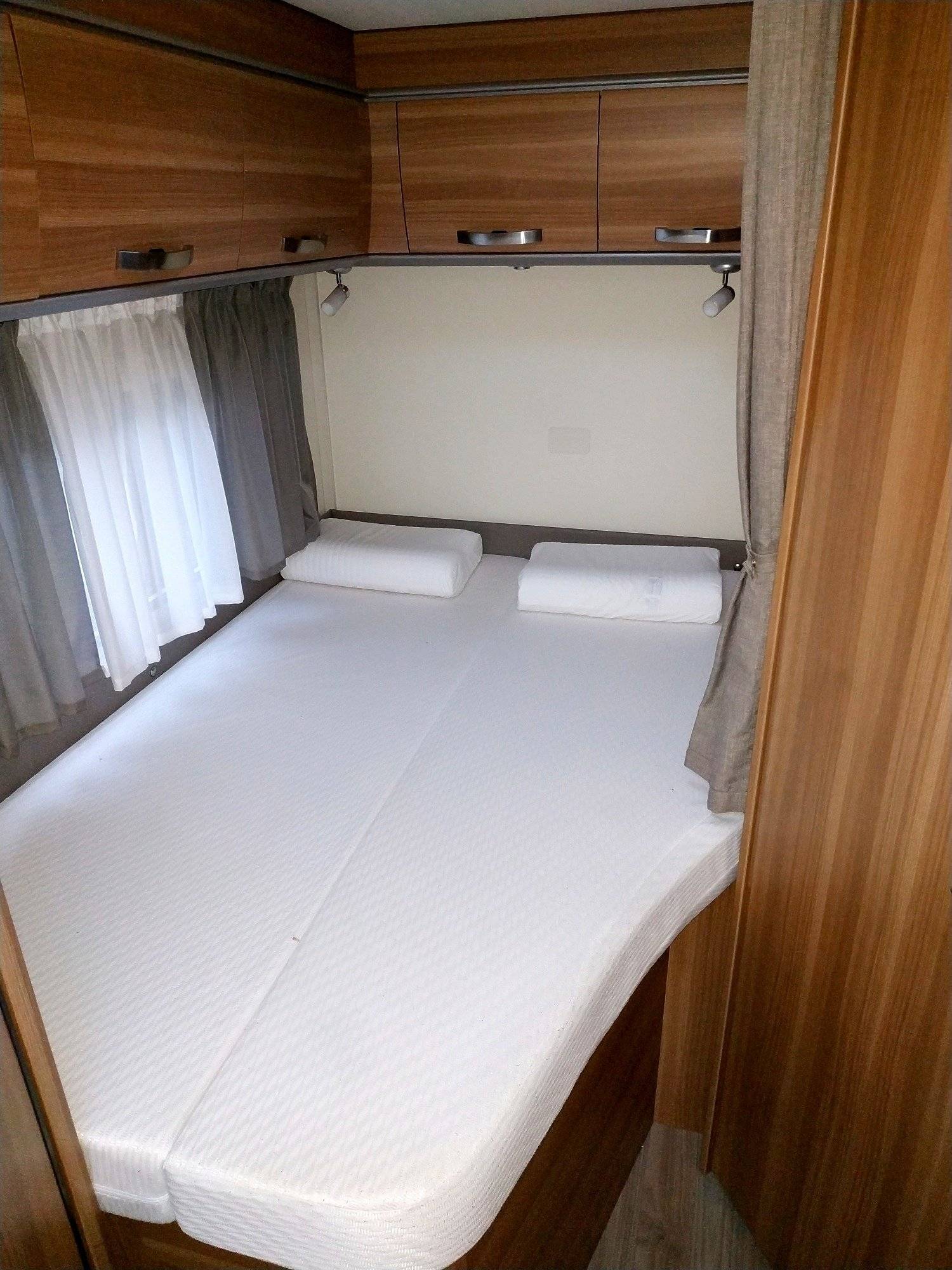 Berth Fiat Ducato 120 Multijet - Yescapa