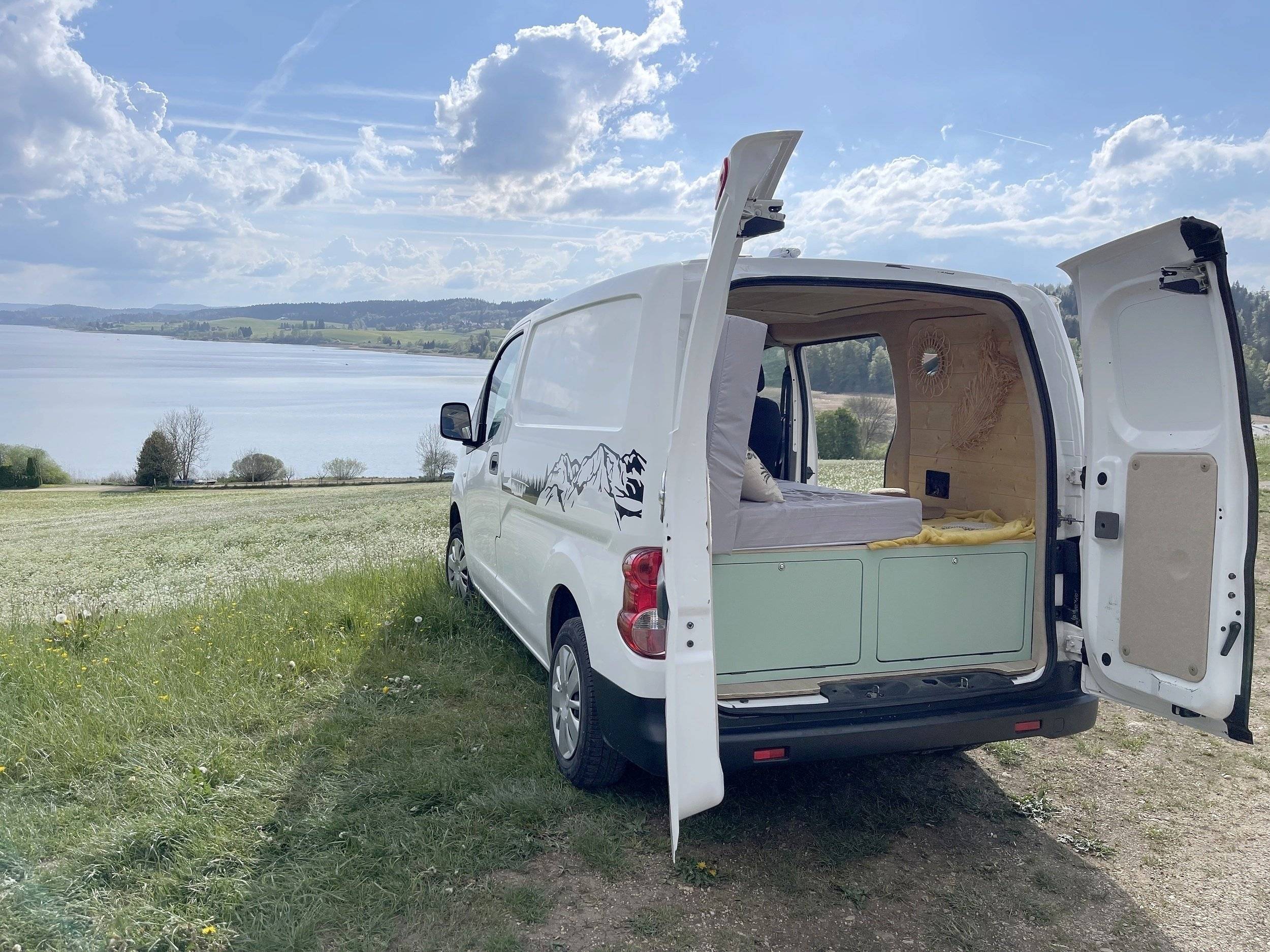 VanBrothers NV200