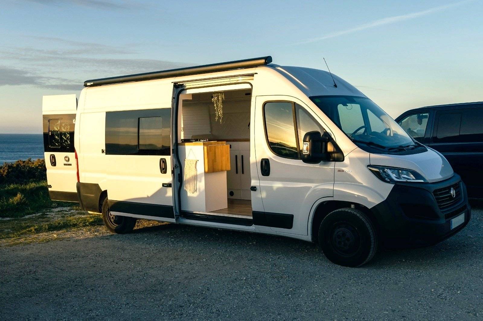 Vue avant de 3/4 Fiat Fiat Ducato 140 CV - Yescapa