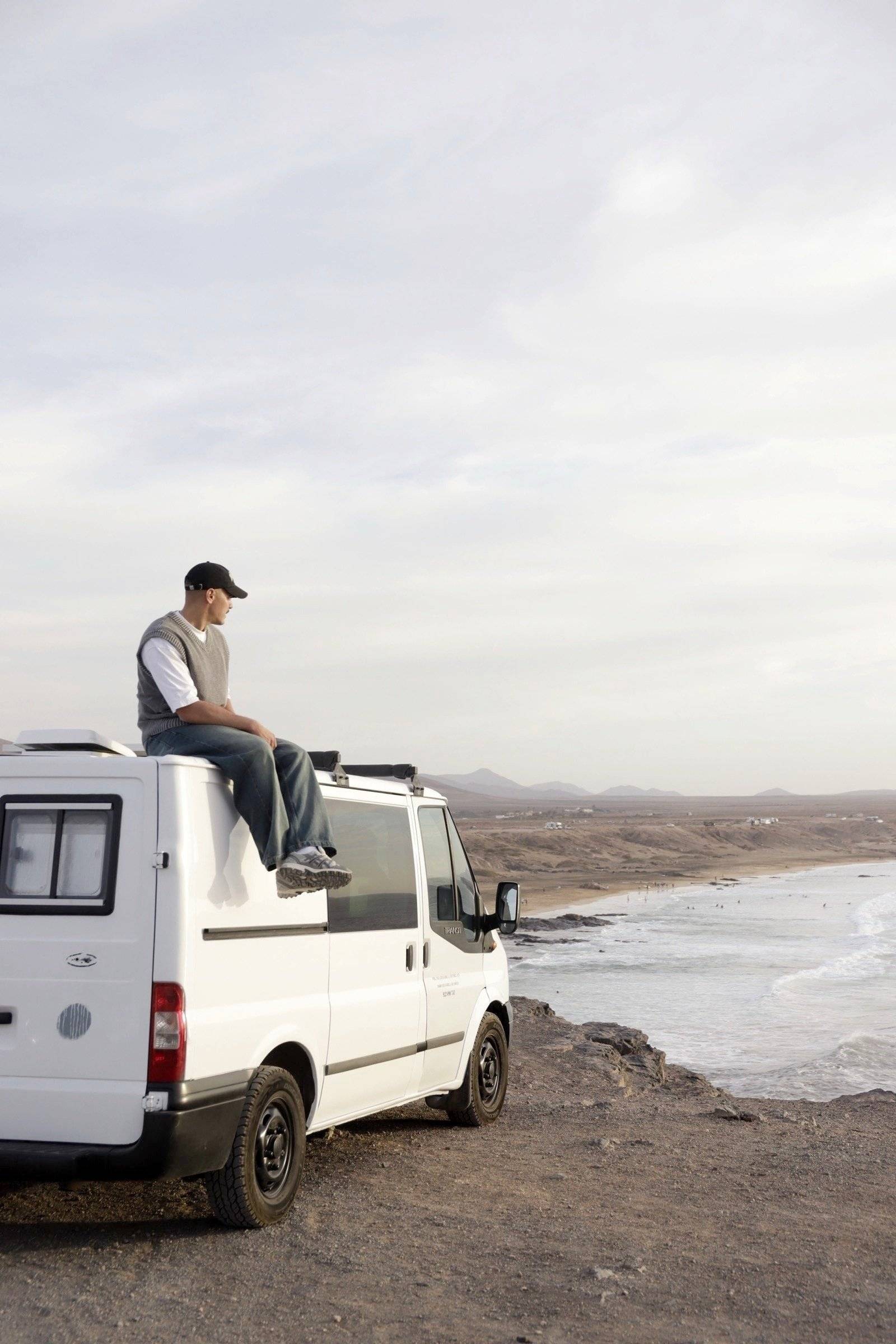 Vista de 3/4 Ford Transit td - Yescapa